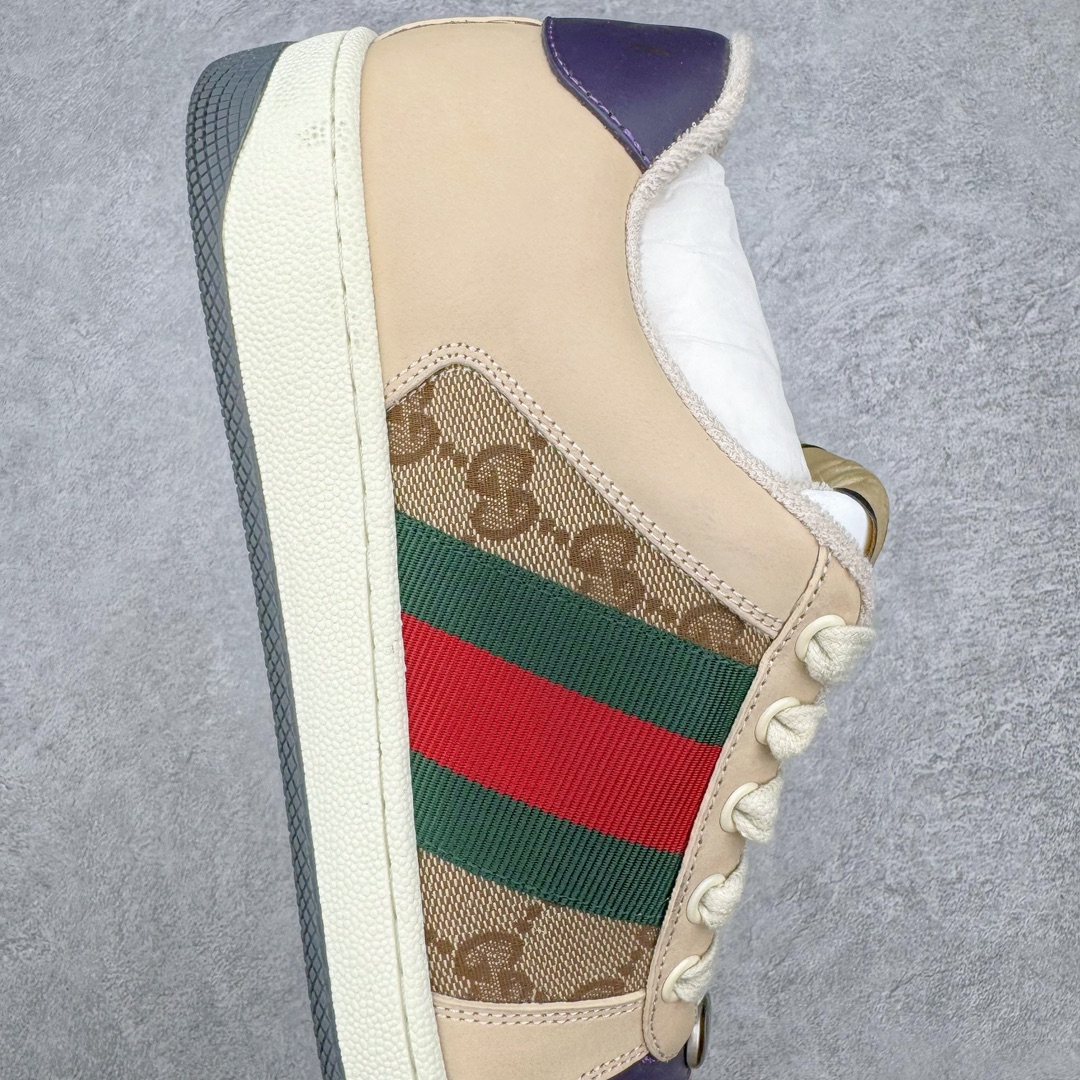 图片[6]-零售💰410 ＃M纯原 Gucci Screener sneaker 古驰双G小脏鞋系列复古怀旧校园风低帮板鞋 全套原楦原纸版原鞋开模 全网最具灵魂的版型 鞋头上翘1.6CM 后跟自然弧度内收 双G珐琅 条纹清晰 原厂五金带3M反光 原装意大利进口里外全皮 纯手工水洗做旧处理 侧面条纹饰带 原厂定制 零串色零起毛 大底防滑网格由里到外大小逐渐递减 原厂数据电绣 清晰立体 多边形闪钻大小一致带光泽 全鞋电脑针车 紧密相连 针距密度一致 环保乳胶注塑鞋垫 厚度脚感还原原版 皮面裁剪部位 统一油边封口工艺 大底组合零偏差 挑战各种艺术家 右脚鞋侧嵌入NFC防伪芯片装置＋鞋盒标二唯码扫描 秒进官网 专柜全套包装 防尘袋 说明书 质保卡 购物袋 Size：35 36 37 38 39 40 41 42 43 44 45 编码：by4936010-运动鞋