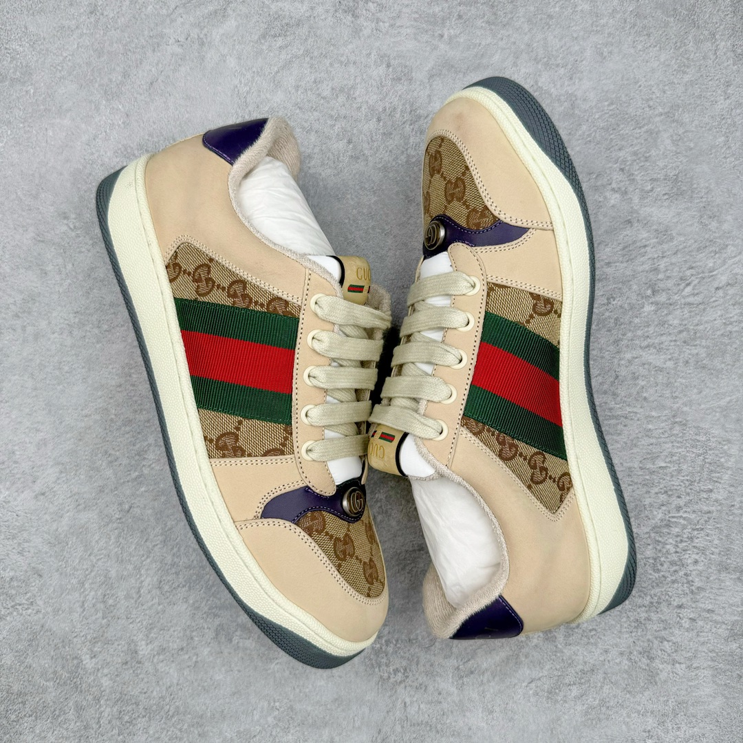 图片[3]-零售💰410 ＃M纯原 Gucci Screener sneaker 古驰双G小脏鞋系列复古怀旧校园风低帮板鞋 全套原楦原纸版原鞋开模 全网最具灵魂的版型 鞋头上翘1.6CM 后跟自然弧度内收 双G珐琅 条纹清晰 原厂五金带3M反光 原装意大利进口里外全皮 纯手工水洗做旧处理 侧面条纹饰带 原厂定制 零串色零起毛 大底防滑网格由里到外大小逐渐递减 原厂数据电绣 清晰立体 多边形闪钻大小一致带光泽 全鞋电脑针车 紧密相连 针距密度一致 环保乳胶注塑鞋垫 厚度脚感还原原版 皮面裁剪部位 统一油边封口工艺 大底组合零偏差 挑战各种艺术家 右脚鞋侧嵌入NFC防伪芯片装置＋鞋盒标二唯码扫描 秒进官网 专柜全套包装 防尘袋 说明书 质保卡 购物袋 Size：35 36 37 38 39 40 41 42 43 44 45 编码：by4936010-运动鞋