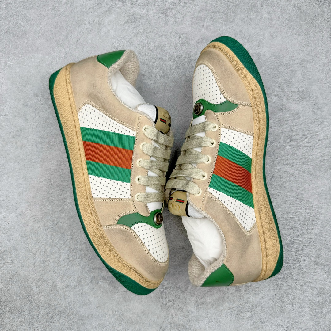 图片[3]-零售💰410 ＃M纯原 Gucci Screener sneaker 古驰双G小脏鞋系列复古怀旧校园风低帮板鞋 全套原楦原纸版原鞋开模 全网最具灵魂的版型 鞋头上翘1.6CM 后跟自然弧度内收 双G珐琅 条纹清晰 原厂五金带3M反光 原装意大利进口里外全皮 纯手工水洗做旧处理 侧面条纹饰带 原厂定制 零串色零起毛 大底防滑网格由里到外大小逐渐递减 原厂数据电绣 清晰立体 多边形闪钻大小一致带光泽 全鞋电脑针车 紧密相连 针距密度一致 环保乳胶注塑鞋垫 厚度脚感还原原版 皮面裁剪部位 统一油边封口工艺 大底组合零偏差 挑战各种艺术家 右脚鞋侧嵌入NFC防伪芯片装置＋鞋盒标二唯码扫描 秒进官网 专柜全套包装 防尘袋 说明书 质保卡 购物袋 Size：35 36 37 38 39 40 41 42 43 44 45 编码：by4936010-运动鞋