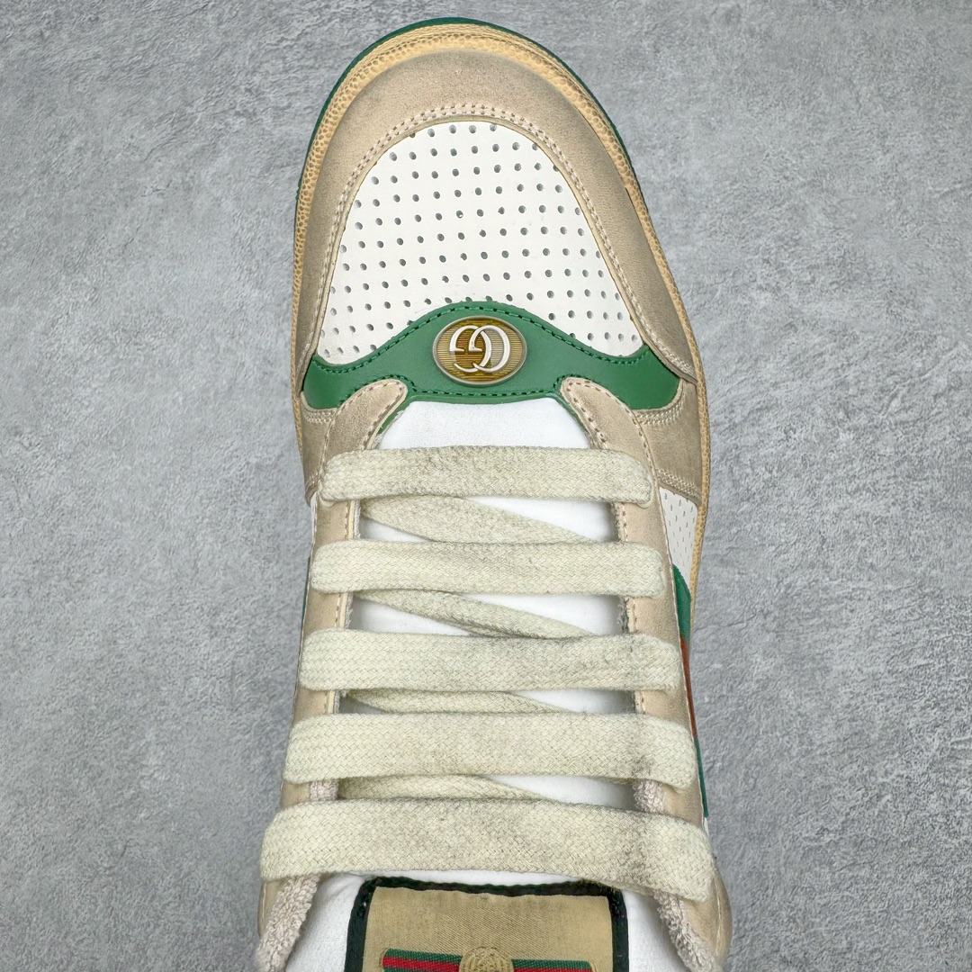 图片[4]-零售💰410 ＃M纯原 Gucci Screener sneaker 古驰双G小脏鞋系列复古怀旧校园风低帮板鞋 全套原楦原纸版原鞋开模 全网最具灵魂的版型 鞋头上翘1.6CM 后跟自然弧度内收 双G珐琅 条纹清晰 原厂五金带3M反光 原装意大利进口里外全皮 纯手工水洗做旧处理 侧面条纹饰带 原厂定制 零串色零起毛 大底防滑网格由里到外大小逐渐递减 原厂数据电绣 清晰立体 多边形闪钻大小一致带光泽 全鞋电脑针车 紧密相连 针距密度一致 环保乳胶注塑鞋垫 厚度脚感还原原版 皮面裁剪部位 统一油边封口工艺 大底组合零偏差 挑战各种艺术家 右脚鞋侧嵌入NFC防伪芯片装置＋鞋盒标二唯码扫描 秒进官网 专柜全套包装 防尘袋 说明书 质保卡 购物袋 Size：35 36 37 38 39 40 41 42 43 44 45 编码：by4936010-运动鞋