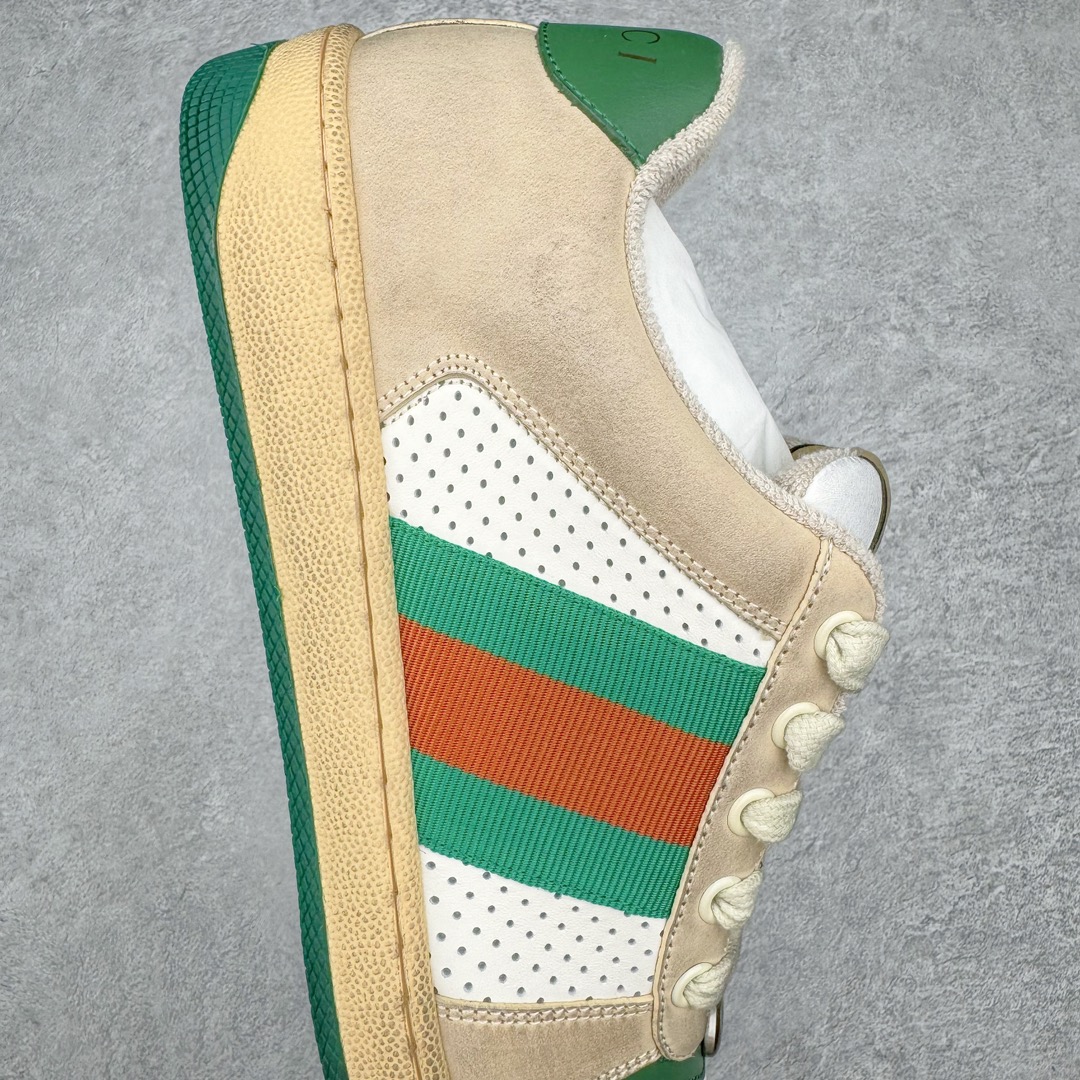 图片[6]-零售💰410 ＃M纯原 Gucci Screener sneaker 古驰双G小脏鞋系列复古怀旧校园风低帮板鞋 全套原楦原纸版原鞋开模 全网最具灵魂的版型 鞋头上翘1.6CM 后跟自然弧度内收 双G珐琅 条纹清晰 原厂五金带3M反光 原装意大利进口里外全皮 纯手工水洗做旧处理 侧面条纹饰带 原厂定制 零串色零起毛 大底防滑网格由里到外大小逐渐递减 原厂数据电绣 清晰立体 多边形闪钻大小一致带光泽 全鞋电脑针车 紧密相连 针距密度一致 环保乳胶注塑鞋垫 厚度脚感还原原版 皮面裁剪部位 统一油边封口工艺 大底组合零偏差 挑战各种艺术家 右脚鞋侧嵌入NFC防伪芯片装置＋鞋盒标二唯码扫描 秒进官网 专柜全套包装 防尘袋 说明书 质保卡 购物袋 Size：35 36 37 38 39 40 41 42 43 44 45 编码：by4936010-运动鞋