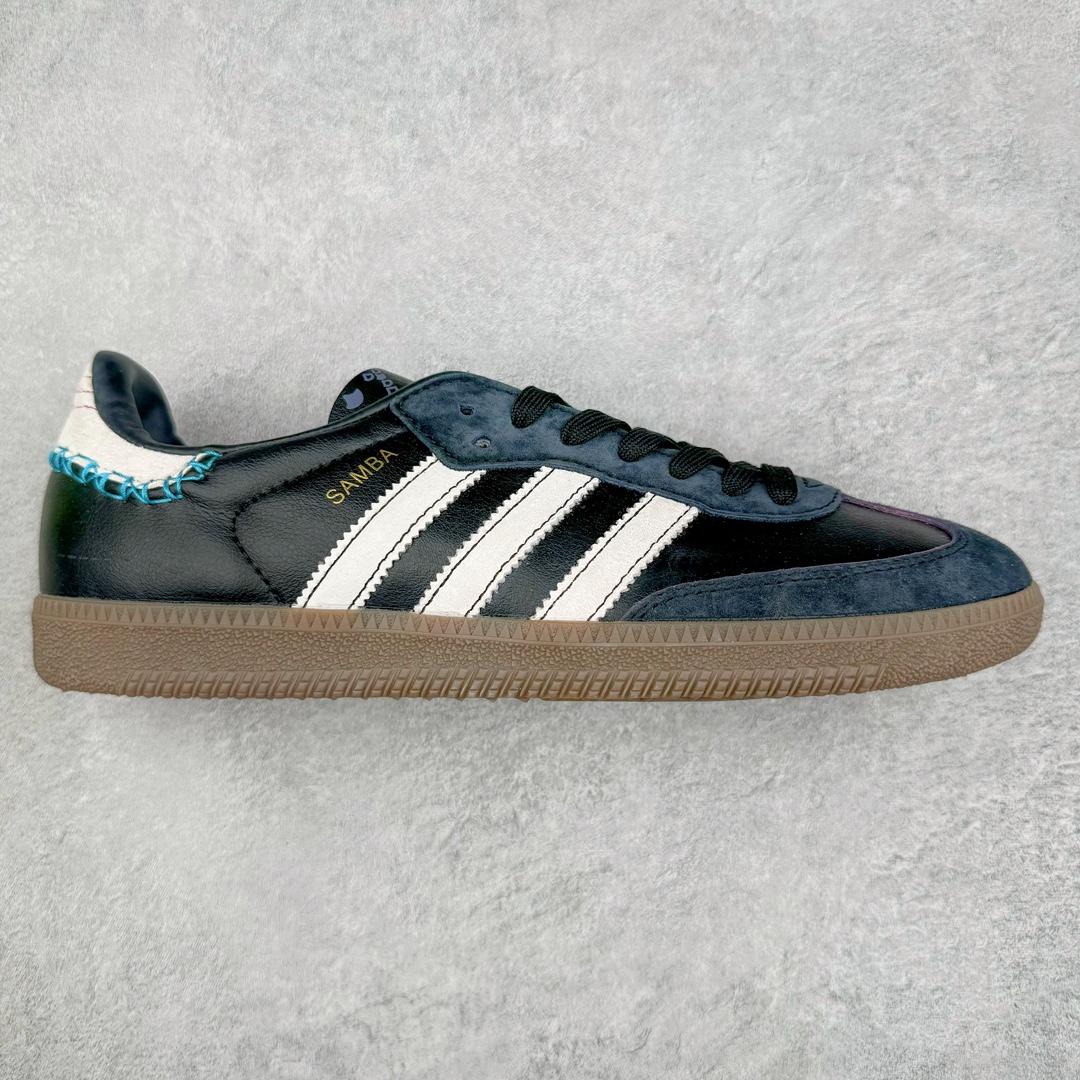 AD Original Samba OG 复古经典轻便板鞋 ID1141 这款桑巴鞋展示了高质量的工艺 带有装饰的超锁缝制和无缝的手感 柔软、柔软的皮革造型和标志性的3条纹完成了精致的外观 正规合身鞋带 鞋面上有绒面鞋垫 橡胶鞋底 享受正畸套筒软感 自50年代首次亮相以来就一直在赢得粉丝的青睐 尺码：36 36.5 37.5 38 38.5 39 40 40.5 41 42 42.5 43 44 44.5 45-选品中心
