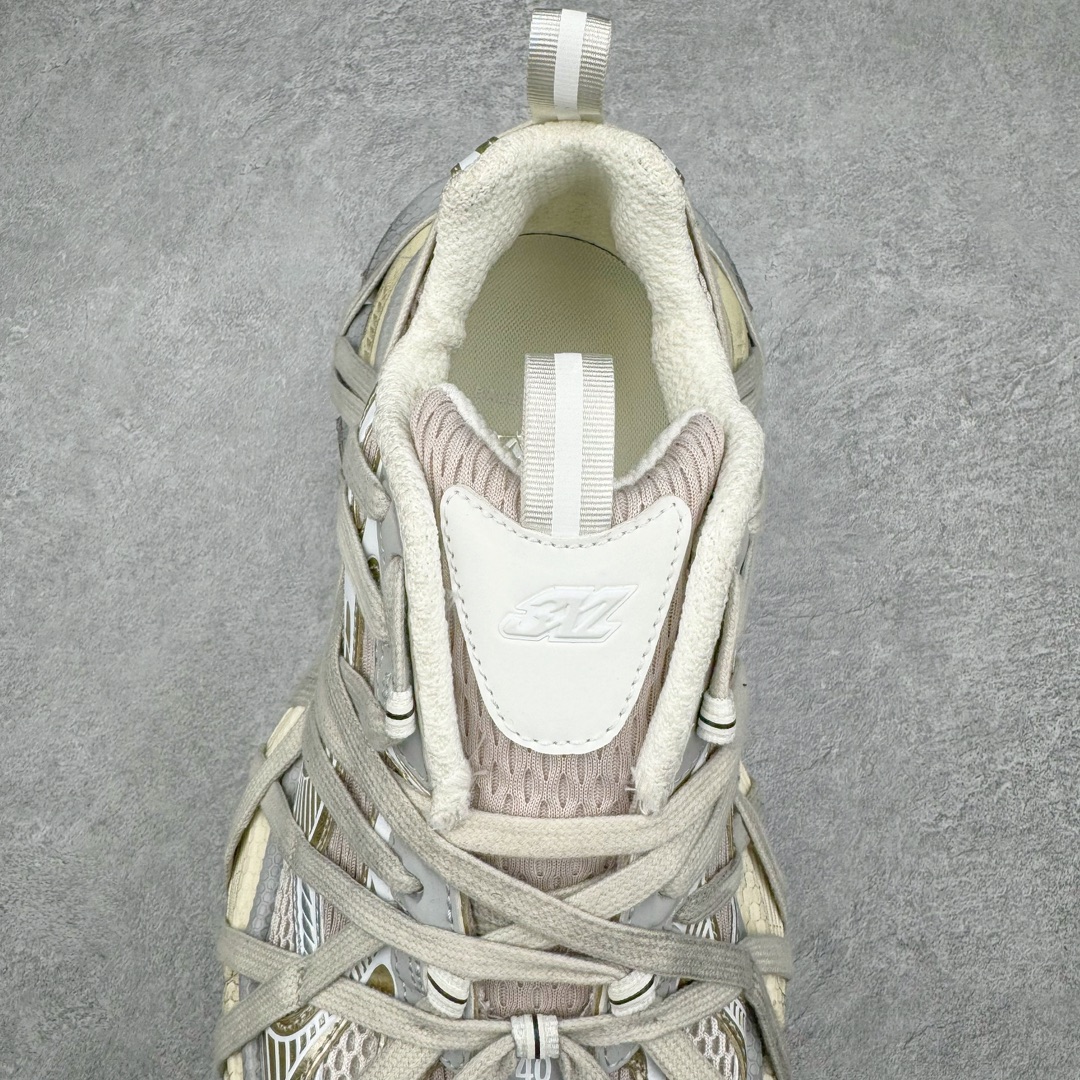 图片[5]-＃纯原 BALENCIAGA 3XL Sneakers 巴黎世家十代网布系带低帮走秀复古老爹鞋 全套原纸板楦头开发 最原汁原味的灵魂版型 全鞋荧光划线卡点 胶水把控整洁度追求极致完美 每一双都是工艺品 多重QC质检 超越公司货的品控标准 实实在在的免检产品 原盒原配 正确字体电绣 粗细、位置、大小正确 侧边TPU 透气孔匹配意产原版 正确分离大底 TPU软底 原版一致大底LOGO 立体感十足 原厂皮料水洗做旧 采购原厂网纱 不含皮革 网布材料和聚氨酯 磨损效果 鞋头边缘和后帮 Balenciaga 徽标 鞋面和后跟凸印尺码 鞋舌 3XL 橡胶品牌标识和反光细节 鞋帮拉袢和鞋舌拉祥 配反光细节 备用鞋带在鞋履前侧 可在穿着前取下 便于不同造型搭配 偏大一码 尺码：35 36 37 38 39 40 41 42 43 44 45 46-选品中心
