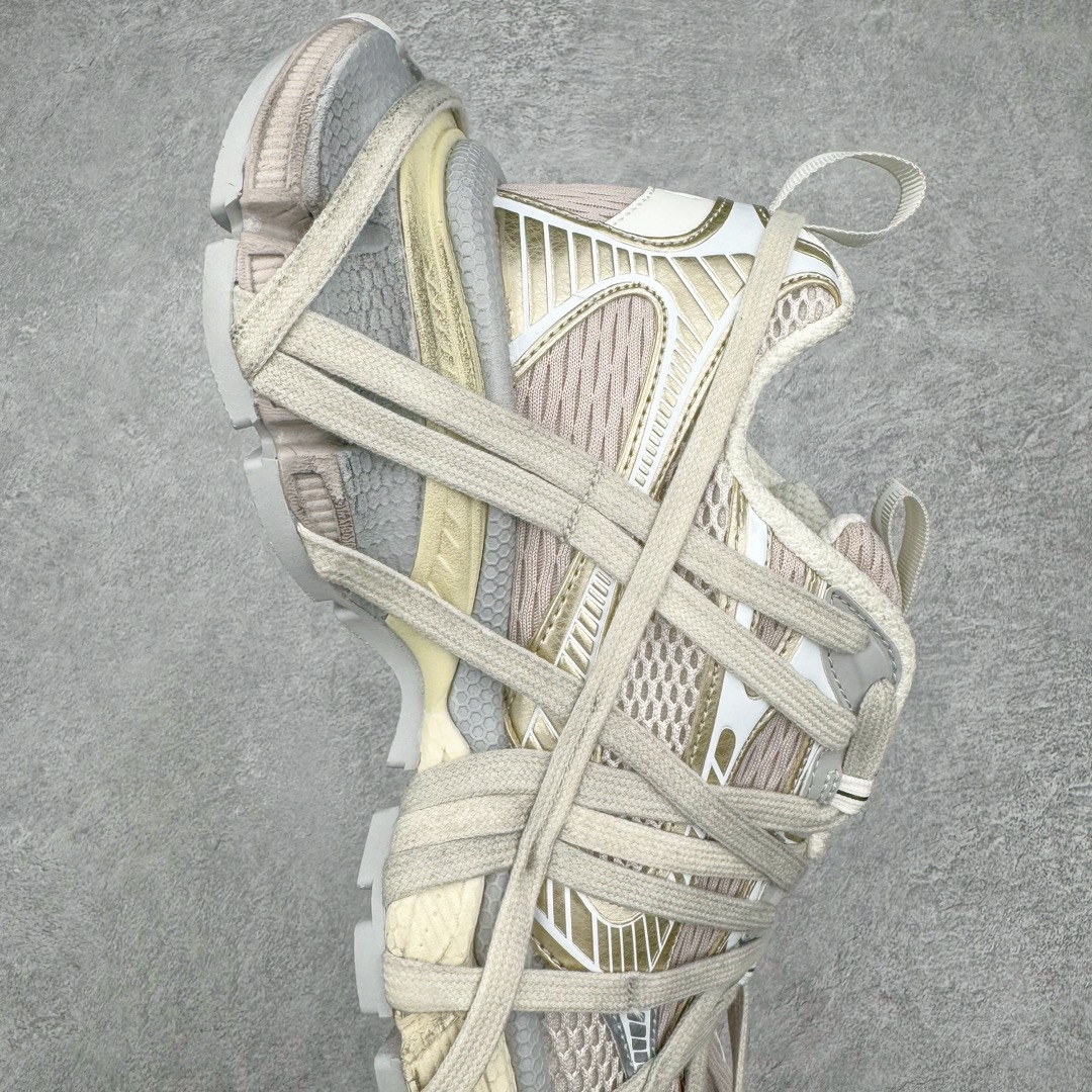 图片[6]-＃纯原 BALENCIAGA 3XL Sneakers 巴黎世家十代网布系带低帮走秀复古老爹鞋 全套原纸板楦头开发 最原汁原味的灵魂版型 全鞋荧光划线卡点 胶水把控整洁度追求极致完美 每一双都是工艺品 多重QC质检 超越公司货的品控标准 实实在在的免检产品 原盒原配 正确字体电绣 粗细、位置、大小正确 侧边TPU 透气孔匹配意产原版 正确分离大底 TPU软底 原版一致大底LOGO 立体感十足 原厂皮料水洗做旧 采购原厂网纱 不含皮革 网布材料和聚氨酯 磨损效果 鞋头边缘和后帮 Balenciaga 徽标 鞋面和后跟凸印尺码 鞋舌 3XL 橡胶品牌标识和反光细节 鞋帮拉袢和鞋舌拉祥 配反光细节 备用鞋带在鞋履前侧 可在穿着前取下 便于不同造型搭配 偏大一码 尺码：35 36 37 38 39 40 41 42 43 44 45 46-选品中心