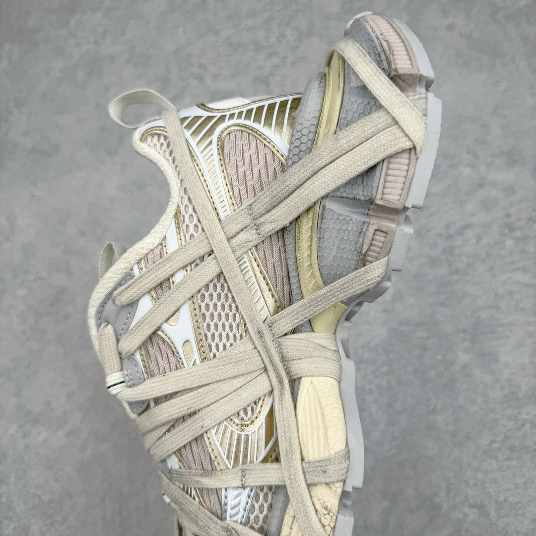 图片[7]-＃纯原 BALENCIAGA 3XL Sneakers 巴黎世家十代网布系带低帮走秀复古老爹鞋 全套原纸板楦头开发 最原汁原味的灵魂版型 全鞋荧光划线卡点 胶水把控整洁度追求极致完美 每一双都是工艺品 多重QC质检 超越公司货的品控标准 实实在在的免检产品 原盒原配 正确字体电绣 粗细、位置、大小正确 侧边TPU 透气孔匹配意产原版 正确分离大底 TPU软底 原版一致大底LOGO 立体感十足 原厂皮料水洗做旧 采购原厂网纱 不含皮革 网布材料和聚氨酯 磨损效果 鞋头边缘和后帮 Balenciaga 徽标 鞋面和后跟凸印尺码 鞋舌 3XL 橡胶品牌标识和反光细节 鞋帮拉袢和鞋舌拉祥 配反光细节 备用鞋带在鞋履前侧 可在穿着前取下 便于不同造型搭配 偏大一码 尺码：35 36 37 38 39 40 41 42 43 44 45 46-选品中心