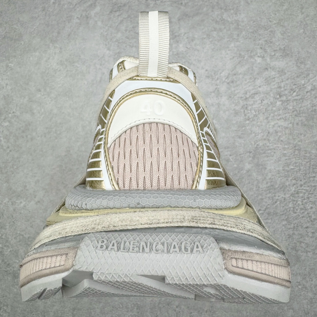 图片[8]-＃纯原 BALENCIAGA 3XL Sneakers 巴黎世家十代网布系带低帮走秀复古老爹鞋 全套原纸板楦头开发 最原汁原味的灵魂版型 全鞋荧光划线卡点 胶水把控整洁度追求极致完美 每一双都是工艺品 多重QC质检 超越公司货的品控标准 实实在在的免检产品 原盒原配 正确字体电绣 粗细、位置、大小正确 侧边TPU 透气孔匹配意产原版 正确分离大底 TPU软底 原版一致大底LOGO 立体感十足 原厂皮料水洗做旧 采购原厂网纱 不含皮革 网布材料和聚氨酯 磨损效果 鞋头边缘和后帮 Balenciaga 徽标 鞋面和后跟凸印尺码 鞋舌 3XL 橡胶品牌标识和反光细节 鞋帮拉袢和鞋舌拉祥 配反光细节 备用鞋带在鞋履前侧 可在穿着前取下 便于不同造型搭配 偏大一码 尺码：35 36 37 38 39 40 41 42 43 44 45 46-选品中心