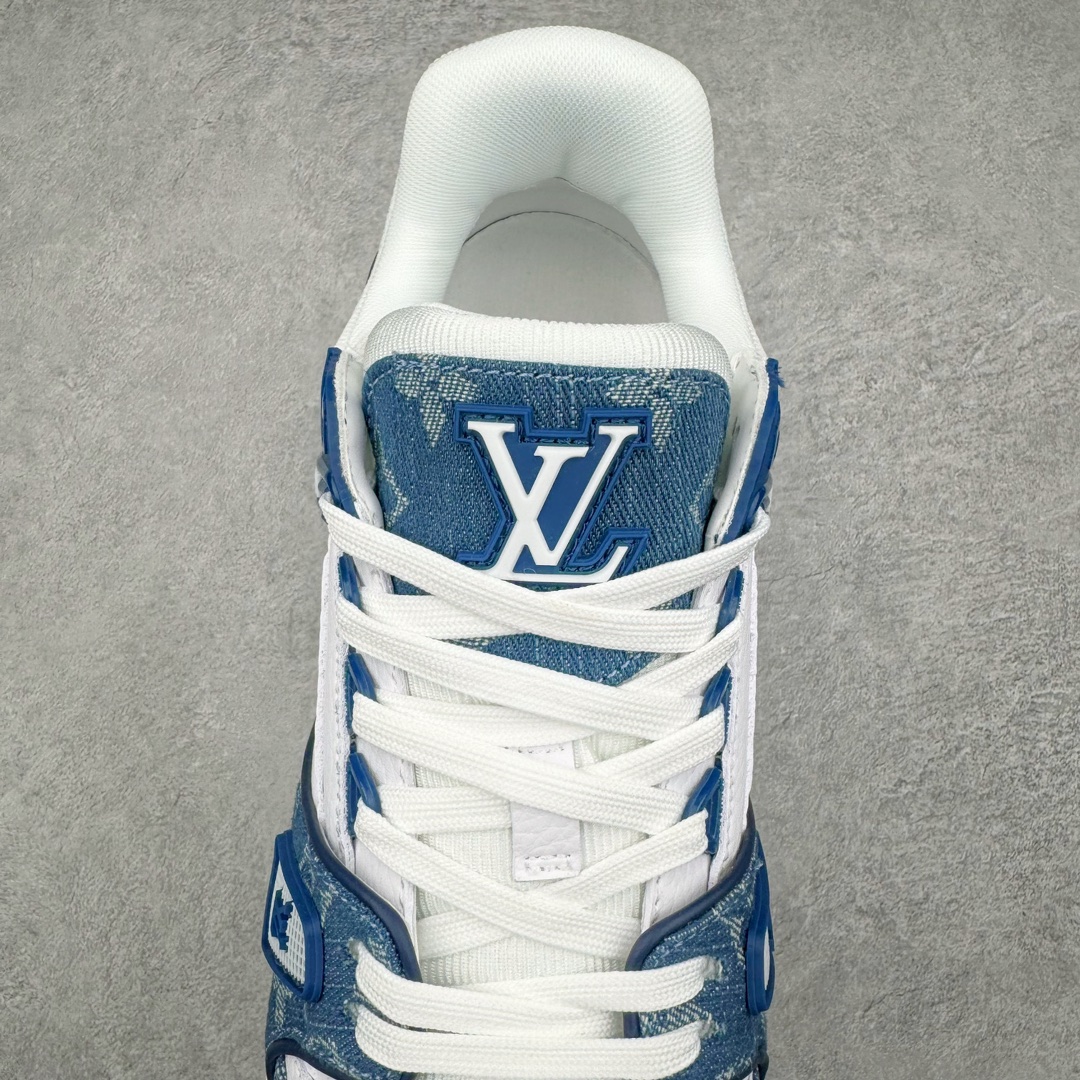 图片[5]-零售💰320 ＃PB版 Louis Vuitton Trainer lv时装走秀运动鞋板鞋 牛仔蓝白 老外外贸私人订单 口碑实力大厂出品 出货即市场巅峰 全套原纸板楦头开发 原汁原味 完美呈现版型 原数据独家私模大底 超高清洁度 极限压缩成本 超级跑量款式 全套原楦原纸版原鞋开模 独家磨具开发男女鞋 全网最具灵魂的版型 正确原装黄色鞋盒 正确中底印花 鞋面印花3D高频深度立体 全鞋电脑针车 紧密相连 针距密度一致 环保乳胶注塑鞋垫 厚度脚感还原原版 皮面裁剪部位 统一油边封口工艺 原装橡胶大底含胶量大底组合零偏差 专柜全套包装 防尘袋 说明书 质保卡 SIZE：36 37 38 39 40 41 42 43 44 45 编码：by3936020-运动鞋