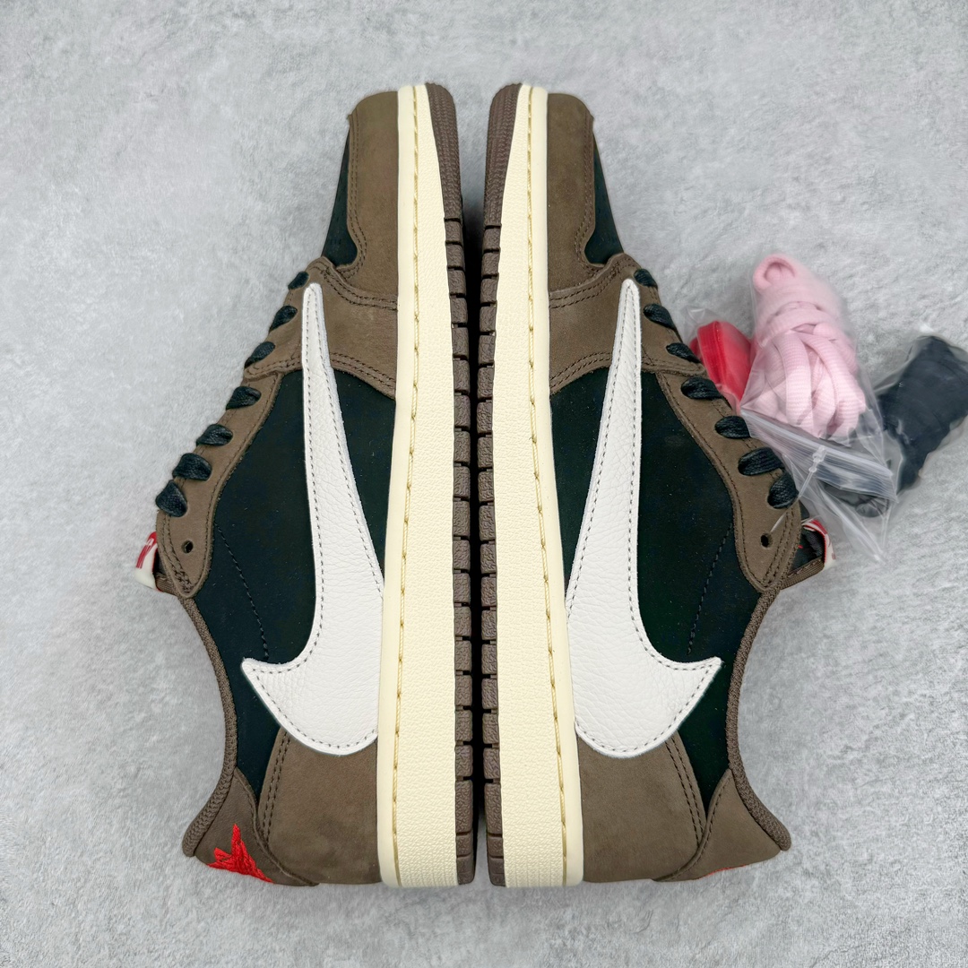 图片[4]-零售💰540 ＃Ljr特供 Travis Scott x Air Jordan AJ1 Low OG SP TS联名倒钩1.0低帮 深棕 CQ4277-001 全新改良批次 圈内最强倒钩系列 恪守真诚 承诺混一赔十 高端零售裸鞋圈特供批次 产品品控稳定性领先行业 良心定价不杀猪 SZ原厂全套原楦原纸板冲刀磨具开发 原厂皮料加持 原厂港宝加持定型后跟R度完美 同源原厂电绣 鬼脸飞翼针数密度立体效果一致 百分百一致原鞋 原厂拉帮工艺 针距密度一致 后跟弧度收口自然不对折 极致一眼正品既视感 进口玻璃冲刀皮料裁剪零毛边 全鞋电脑针车工艺 品控清洁度最高QC检验标准 免检产品 原厂订购鞋盒、鞋标、防尘纸、鞋撑、鞋带 追求极致的原厂味道 SIZE：36 36.5 37.5 38 38.5 39 40 40.5 41 42 42.5 43 44 44.5 45 45.5 46 47.5 48.5 编码：by5936040-运动鞋