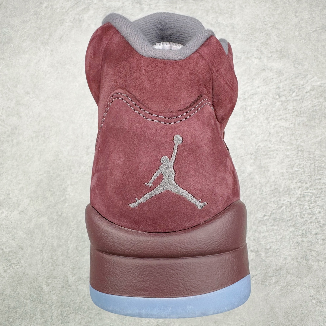 图片[8]-零售💰510 ＃Ljr特供 Air Jordan AJ5 Retro 勃艮第红 DZ4131-600 全新改良批次 圈内最强倒钩系列 恪守真诚 承诺混一赔十 高端零售裸鞋圈特供批次 SZ原厂全套原楦原纸板冲刀磨具开发 原厂皮料加持 原厂港宝加持定型后跟R度完美 同源原厂电绣 飞翼针数密度立体效果一致 百分百一致原鞋 原厂拉帮工艺 针距密度一致 后跟弧度收口自然不对折 极致一眼正品既视感 进口玻璃冲刀皮料裁剪零毛边 全鞋电脑针车工艺 品控清洁度最高QC检验标准 免检产品 原厂订购鞋盒、鞋标、防尘纸、鞋撑、鞋带 追求极致的原厂味道 SIZE：40.5 41 42 42.5 43 44 44.5 45 46 47.5 48.5 编码：by5936010-运动鞋