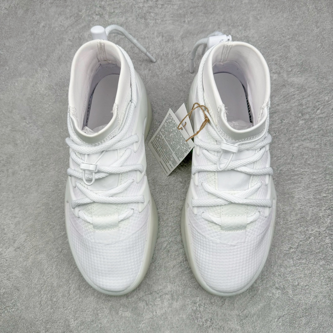 图片[2]-零售💰460 ＃KW纯原 Fear of God Athletics x Adidas Basketball FOG联名高帮篮球鞋 IE6188 年度大戏 匠心打造 开发时长超过半年 独家私模百万磨具冲刀加持 广硕原厂全套原纸板楦头开发 原厂特供皮料加持 确保原汁原味 Jerry Lorenzo备受期待的Fear of God Athletics I Basketball系列首发推出 恰如其分地命名为\”The One\”终于首次亮相 此次发布的焦点是迷人的 Carbon 碳黑配色 无缝融合了时尚和运动领域 为了体现Fear of God的独特风格 I Basketball通过时尚的低帮和独特的半透明橡胶外底展示其身份 同时以优质针织鞋面搭配氯丁橡胶鞋领和脚踝松紧绳 提升舒适度和灵活性 外搭TPU薄膜覆面 搭配Lightstrike中底 缔造顶级舒适度 该设计融入了标志性元素 如3条纹模鞋侧支撑 灵感来自Adidas三道杆 其他细节包括鞋头上的浮雕Adidas标志和鞋跟上的黑条 带有Fear of God标志 SIZE：36 36.5 37.5 38 38.5 39 40 40.5 41 42 42.5 43 44 44.5 45 46 47 编码：Xby4936060-运动鞋