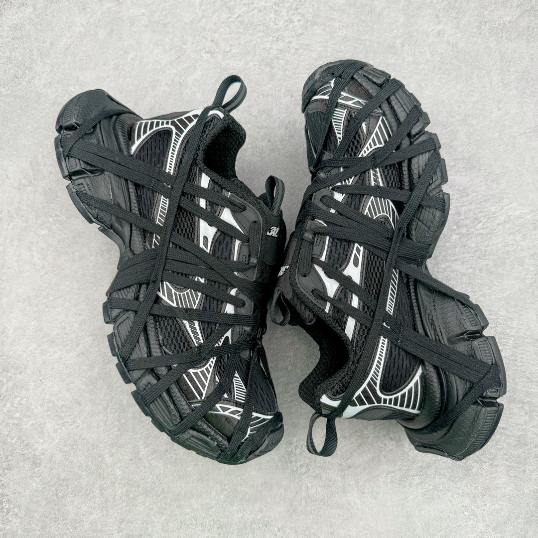 图片[3]-＃纯原 BALENCIAGA 3XL Sneakers 巴黎世家十代网布系带低帮走秀复古老爹鞋 全套原纸板楦头开发 最原汁原味的灵魂版型 全鞋荧光划线卡点 胶水把控整洁度追求极致完美 每一双都是工艺品 多重QC质检 超越公司货的品控标准 实实在在的免检产品 原盒原配 正确字体电绣 粗细、位置、大小正确 侧边TPU 透气孔匹配意产原版 正确分离大底 TPU软底 原版一致大底LOGO 立体感十足 原厂皮料水洗做旧 采购原厂网纱 不含皮革 网布材料和聚氨酯 磨损效果 鞋头边缘和后帮 Balenciaga 徽标 鞋面和后跟凸印尺码 鞋舌 3XL 橡胶品牌标识和反光细节 鞋帮拉袢和鞋舌拉祥 配反光细节 备用鞋带在鞋履前侧 可在穿着前取下 便于不同造型搭配 偏大一码 尺码：35 36 37 38 39 40 41 42 43 44 45 46-选品中心