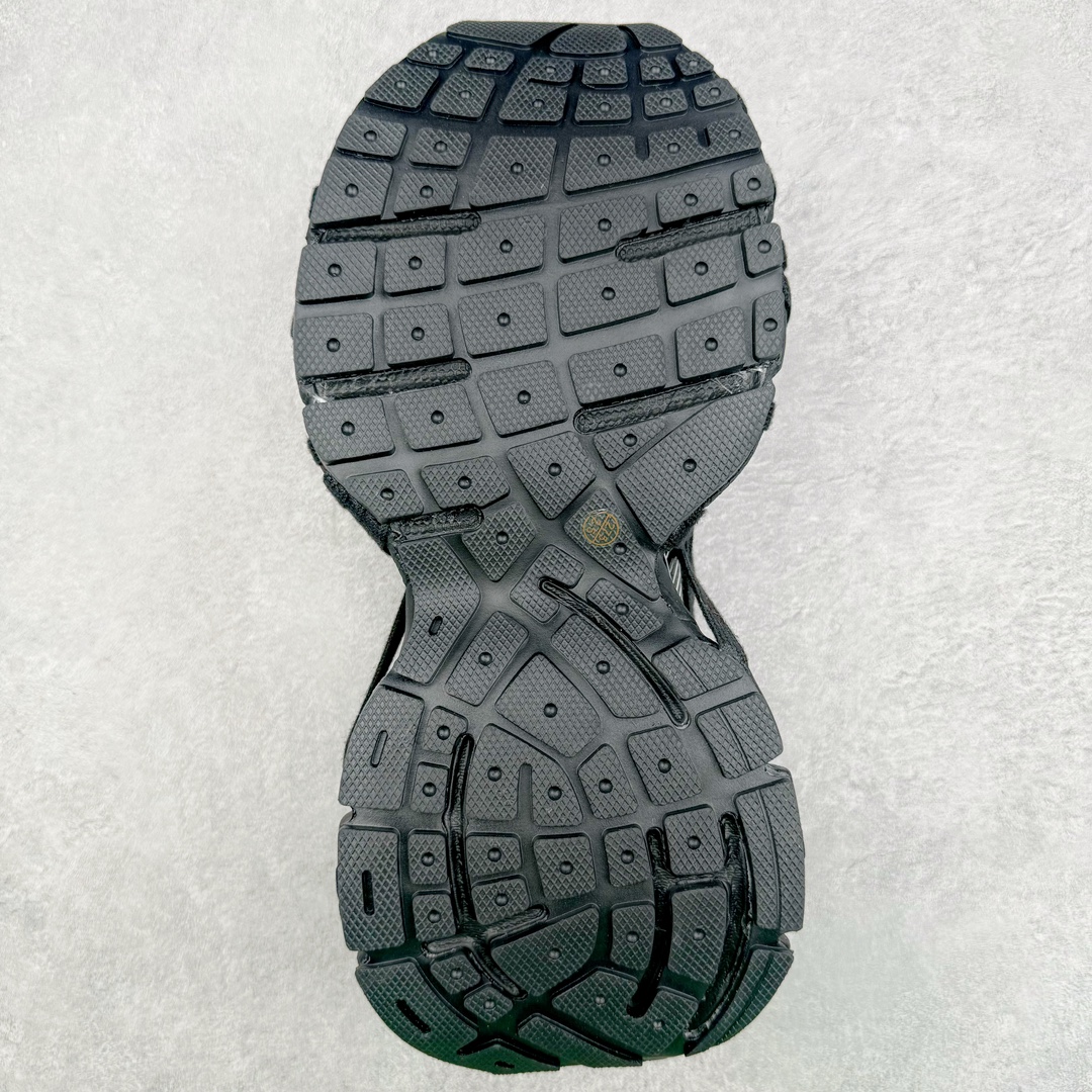 图片[9]-＃纯原 BALENCIAGA 3XL Sneakers 巴黎世家十代网布系带低帮走秀复古老爹鞋 全套原纸板楦头开发 最原汁原味的灵魂版型 全鞋荧光划线卡点 胶水把控整洁度追求极致完美 每一双都是工艺品 多重QC质检 超越公司货的品控标准 实实在在的免检产品 原盒原配 正确字体电绣 粗细、位置、大小正确 侧边TPU 透气孔匹配意产原版 正确分离大底 TPU软底 原版一致大底LOGO 立体感十足 原厂皮料水洗做旧 采购原厂网纱 不含皮革 网布材料和聚氨酯 磨损效果 鞋头边缘和后帮 Balenciaga 徽标 鞋面和后跟凸印尺码 鞋舌 3XL 橡胶品牌标识和反光细节 鞋帮拉袢和鞋舌拉祥 配反光细节 备用鞋带在鞋履前侧 可在穿着前取下 便于不同造型搭配 偏大一码 尺码：35 36 37 38 39 40 41 42 43 44 45 46-选品中心