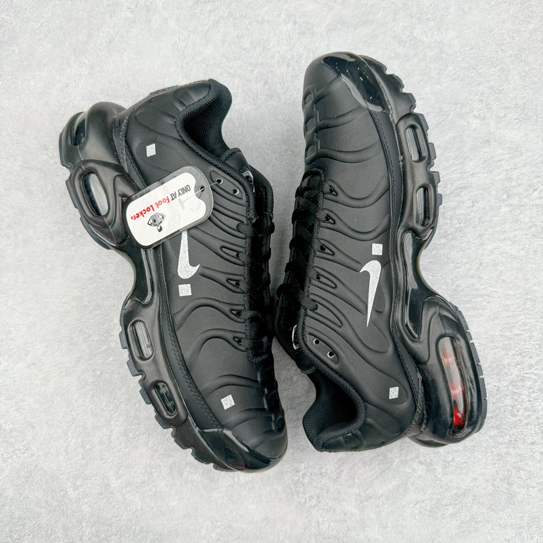 图片[3]-零售💰290 A-Cold-Wall x NK Air Max Plus 联名复古气垫跑鞋 FD7855-001 英国街头潮牌 A-COLD-WALL（ACW）将建筑视角巧妙融入鞋款设计，推出本次 Air Max Plus 系列，彰显不凡工业美学。秉持 ACW 打破常规的设计理念，此次两款 ACW x Nike Air Max Plus，以纯色设计，以建筑的姿态显现时尚风格。ACW x Air Max Plus “Onyx”整体采用经专业处理的皮革材质，更易体现其随穿着产生的变化，留下每一步的印记。同时，黑色鞋面热压轮廓搭配激光蚀刻 Nike Swoosh ，极简风元素与粗犷的视觉效果相辅相成，助你领略鞋款背后蕴含的文化精神。SIZE：36 36.5 37.5 38 38.5 39 40 40.5 41 42 42.5 43 44 44.5 45 46 编码：Pby2936090-运动鞋