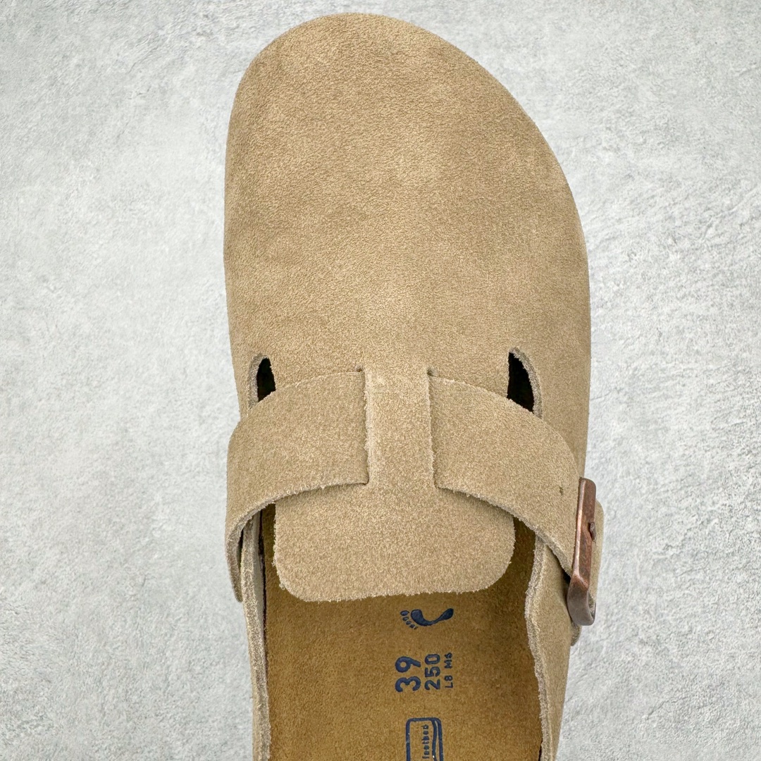 图片[4]-零售💰290 ＃SP Birkenstock Arizona 系列勃肯皮革绒面双扣时尚凉拖鞋 牛皮绒面革质地柔软 搭配可调节鞋扣提升穿着舒适度 人体工学设计分散脚部压力 保护脚踝 软木乳胶鞋床具有一定的收缩性 长时间穿着后能贴合脚型 EVA鞋底回弹性和抗张性力高 具有良好的防震、缓冲性  四季皆宜 柔软的鞋床采用额外的泡沫缓冲层 提供额外的舒适感和全天支撑 全网独家首发 源于德国的严谨工艺  牛巴戎面 中层松木 EVA 三层组合大底 优质牛皮面料五金扣 出口订单 尺码：35 36 37 38 39 40 编码：Uby2936090-运动鞋