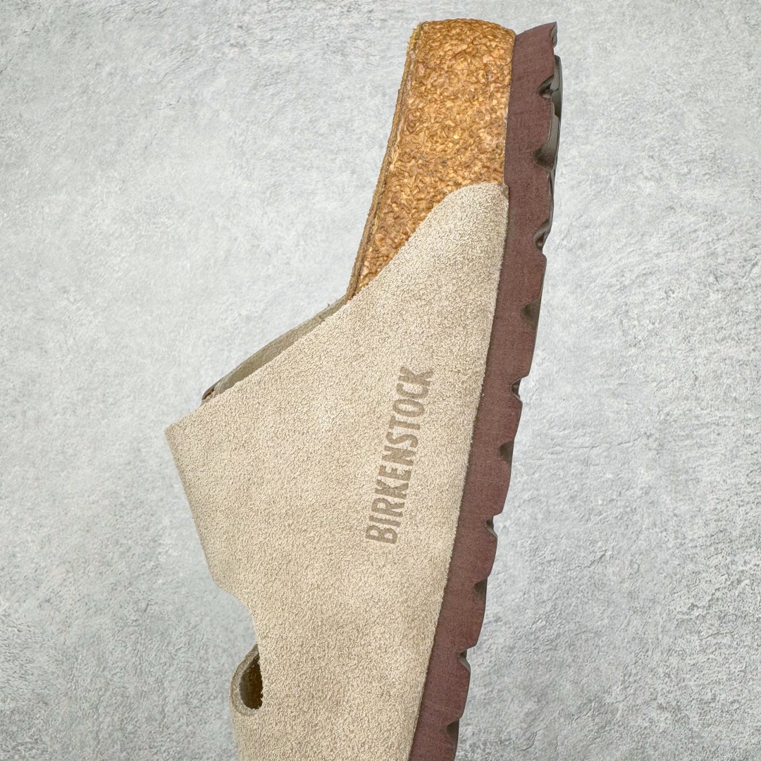 图片[7]-零售💰290 ＃SP Birkenstock Arizona 系列勃肯皮革绒面双扣时尚凉拖鞋 牛皮绒面革质地柔软 搭配可调节鞋扣提升穿着舒适度 人体工学设计分散脚部压力 保护脚踝 软木乳胶鞋床具有一定的收缩性 长时间穿着后能贴合脚型 EVA鞋底回弹性和抗张性力高 具有良好的防震、缓冲性  四季皆宜 柔软的鞋床采用额外的泡沫缓冲层 提供额外的舒适感和全天支撑 全网独家首发 源于德国的严谨工艺  牛巴戎面 中层松木 EVA 三层组合大底 优质牛皮面料五金扣 出口订单 尺码：35 36 37 38 39 40 编码：Uby2936090-运动鞋