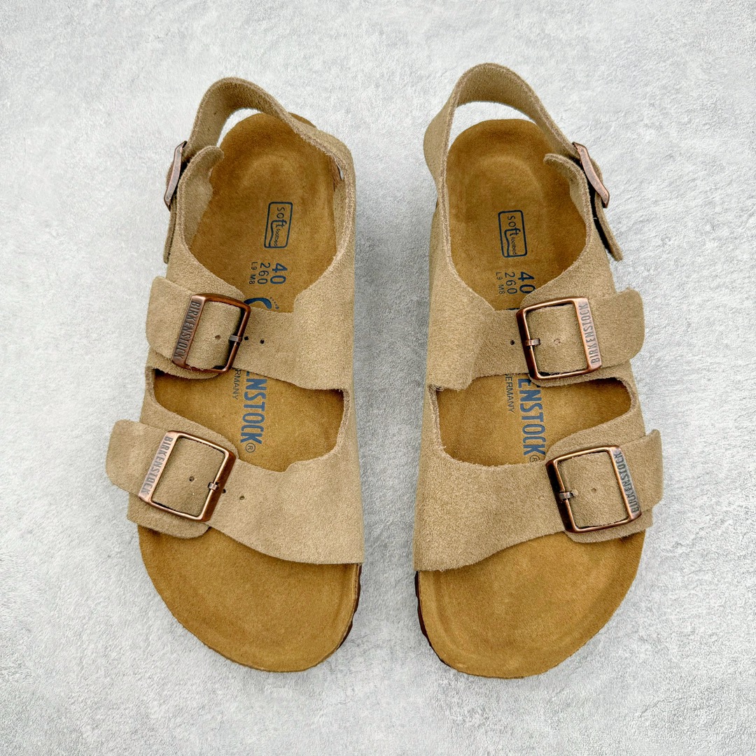 图片[2]-零售💰290 ＃SP Birkenstock Arizona 系列勃肯皮革绒面双扣时尚凉拖鞋 牛皮绒面革质地柔软 搭配可调节鞋扣提升穿着舒适度 人体工学设计分散脚部压力 保护脚踝 软木乳胶鞋床具有一定的收缩性 长时间穿着后能贴合脚型 EVA鞋底回弹性和抗张性力高 具有良好的防震、缓冲性  四季皆宜 柔软的鞋床采用额外的泡沫缓冲层 提供额外的舒适感和全天支撑 全网独家首发 源于德国的严谨工艺  牛巴戎面 中层松木 EVA 三层组合大底 优质牛皮面料五金扣 出口订单 尺码：35 36 37 38 39 40 编码：Uby2936090-运动鞋