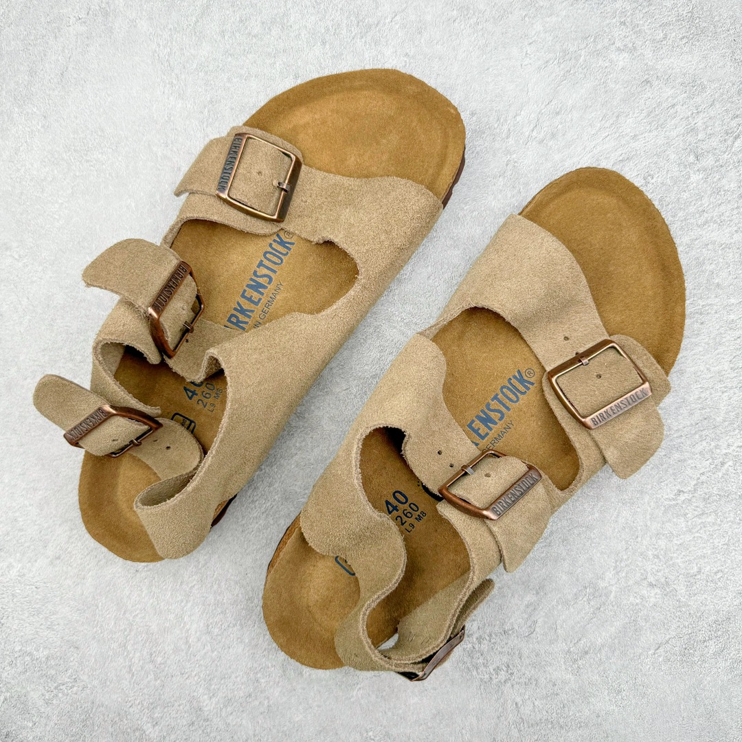 图片[3]-零售💰290 ＃SP Birkenstock Arizona 系列勃肯皮革绒面双扣时尚凉拖鞋 牛皮绒面革质地柔软 搭配可调节鞋扣提升穿着舒适度 人体工学设计分散脚部压力 保护脚踝 软木乳胶鞋床具有一定的收缩性 长时间穿着后能贴合脚型 EVA鞋底回弹性和抗张性力高 具有良好的防震、缓冲性  四季皆宜 柔软的鞋床采用额外的泡沫缓冲层 提供额外的舒适感和全天支撑 全网独家首发 源于德国的严谨工艺  牛巴戎面 中层松木 EVA 三层组合大底 优质牛皮面料五金扣 出口订单 尺码：35 36 37 38 39 40 编码：Uby2936090-运动鞋