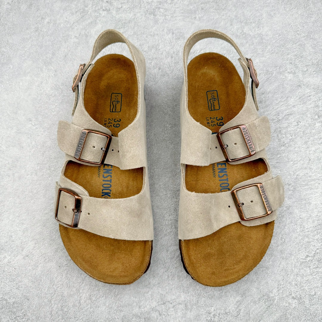 图片[2]-零售💰290 ＃SP Birkenstock Arizona 系列勃肯皮革绒面双扣时尚凉拖鞋 牛皮绒面革质地柔软 搭配可调节鞋扣提升穿着舒适度 人体工学设计分散脚部压力 保护脚踝 软木乳胶鞋床具有一定的收缩性 长时间穿着后能贴合脚型 EVA鞋底回弹性和抗张性力高 具有良好的防震、缓冲性  四季皆宜 柔软的鞋床采用额外的泡沫缓冲层 提供额外的舒适感和全天支撑 全网独家首发 源于德国的严谨工艺  牛巴戎面 中层松木 EVA 三层组合大底 优质牛皮面料五金扣 出口订单 尺码：35 36 37 38 39 40 编码：Uby2936090-运动鞋