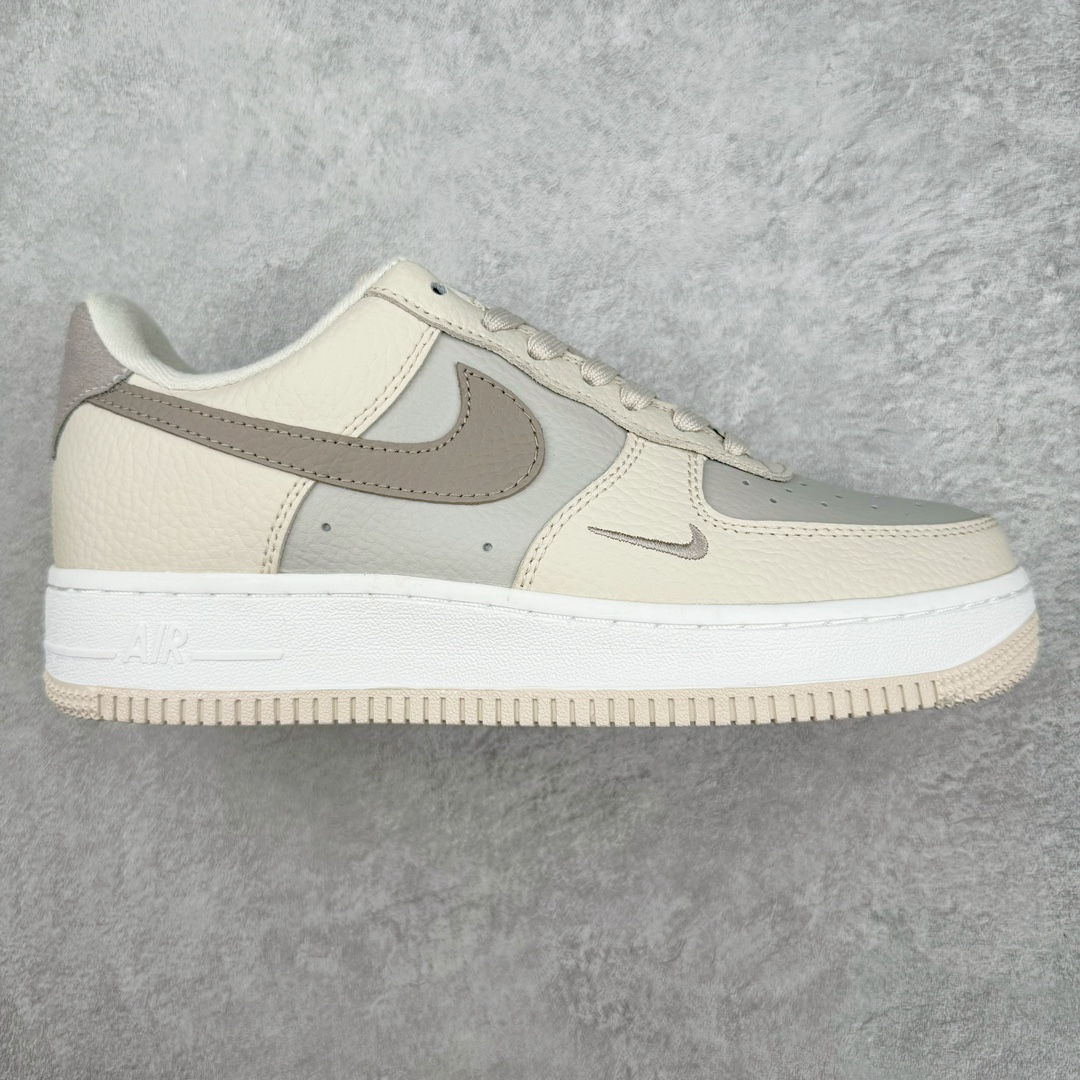 零售💰160 ＃VF女鞋福利特价‼NK Air Force 1´07 Low 空军一号低帮百搭休闲运动板鞋 知名大厂出品 柔软、弹性十足的缓震性能和出色的中底设计 横跨复古与现代的外型结合 造就出风靡全球三十多年的Force 1 直到今天还深受青睐 SIZE：36 36.5 37.5 38 38.5 39 编码：by1936060-运动鞋