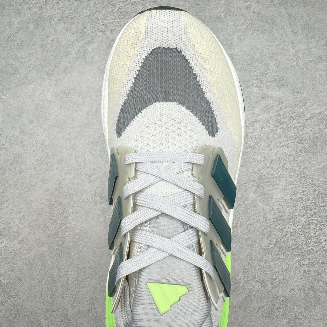 图片[4]-零售💰250 AD Ultra Boost Light UB2024 系列低帮袜套式针织透气缓震休闲运动慢跑鞋 ID5321 历经10年不断创新以科技重塑跑步推出全新超轻新科技跑鞋 力求为跑步添活力 搭载LIGHT BOOST中底的新鲜演绎 无论节奏快慢、距离长短 伴你活力畅跑 延续了该系列的设计语言 采用分区编织鞋面 鞋头处网眼孔洞更大 提升透气性 一体式鞋舌 避免运动中出现偏移 实现鞋脚一体性 鞋侧 TPU 材质 有效提供支撑性 镂空的设计 同时减轻整体重量 最明显的则是中底部分 不仅是厚度夸张 大家最熟悉的 Boost 材质终于迎来升级 减重 30% 带来更轻量化的上脚感受 SIZE：36 36.5 37 38 38.5 39 40 40.5 41 42 42.5 43 44 44.5 45 编码：Lby2936050-运动鞋