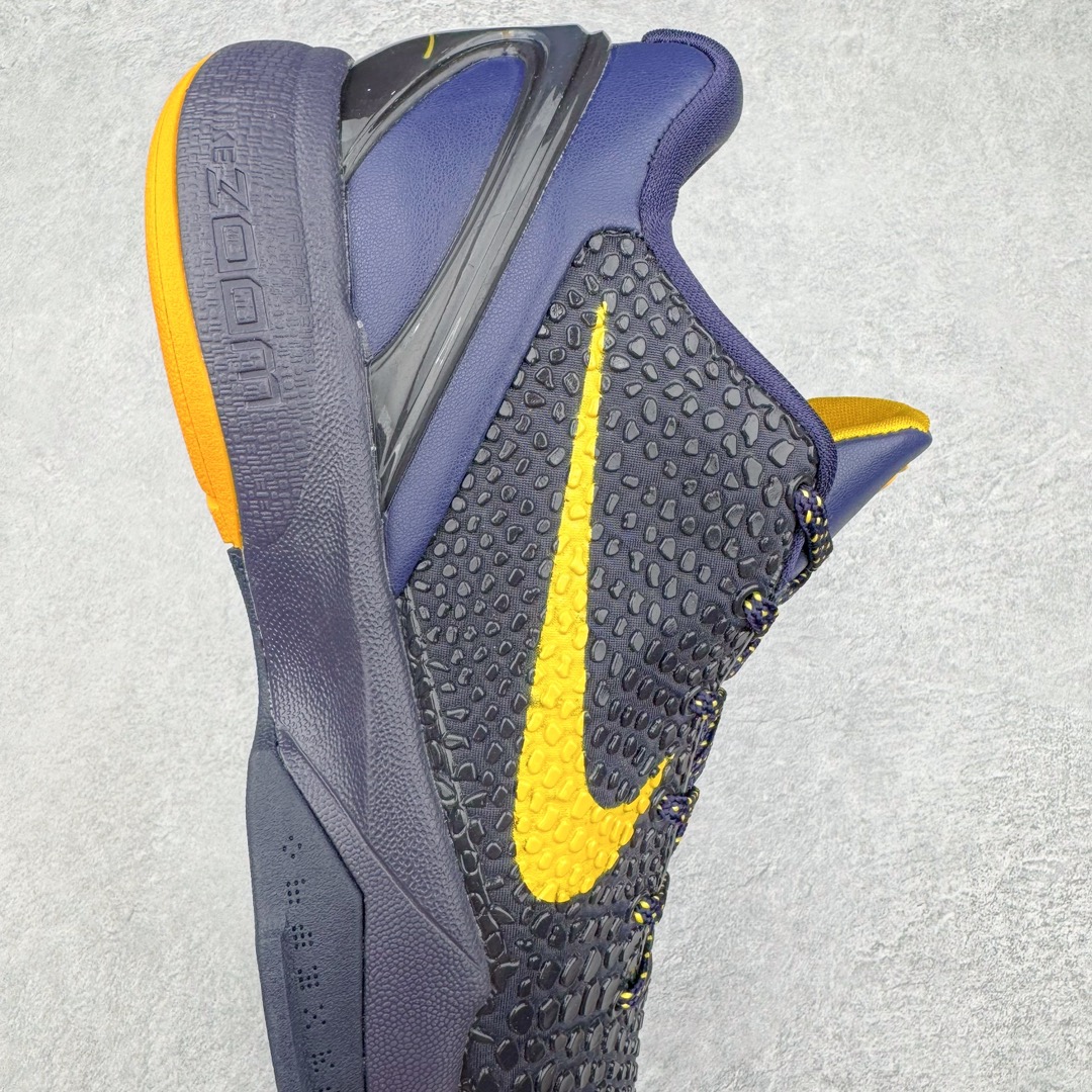 图片[6]-零售💰510 ＃WM NK Zoom Kobe 6 科比六代实战篮球鞋 429659-501 欧美外贸平台特供版 全网唯一开发至49.5 50.5码 主攻中端市场 全套原纸板楦头开发 确保原汁原味 完美呈现版型 一比一鞋头弧度高度鞋身弧度 细节品控鞋型完美 原厂TPU网格鞋带扣 正确内里网布 前后气垫加持 信仰绝不减配 全复合式的鞋面 内层为透气网面 中层加载Fly wire科技 而外层则用聚氨酯岛状结构塑造出非常逼真的蛇麟纹路 多层的鞋面结构带来了更好的透气性和更有针对性的保护 加入了双层记忆海绵鞋垫 可根据球员脚形自动调节以提高合脚度 使脚感更加柔软舒适 赋予球员非一般的球场舒适感受 独家前掌Zoom Turbo 后掌马蹄Zoom缓震 内置全真动态飞线 独家复刻U型缓震垫带独立钢印 十年情怀 这里完美落地 一个月独家售后 为实战保驾护航 尺码：41 42 42.5 43 44 44.5 45 45.5 46 47.5 48.5 49.5 50.5 编码：by5936010-运动鞋