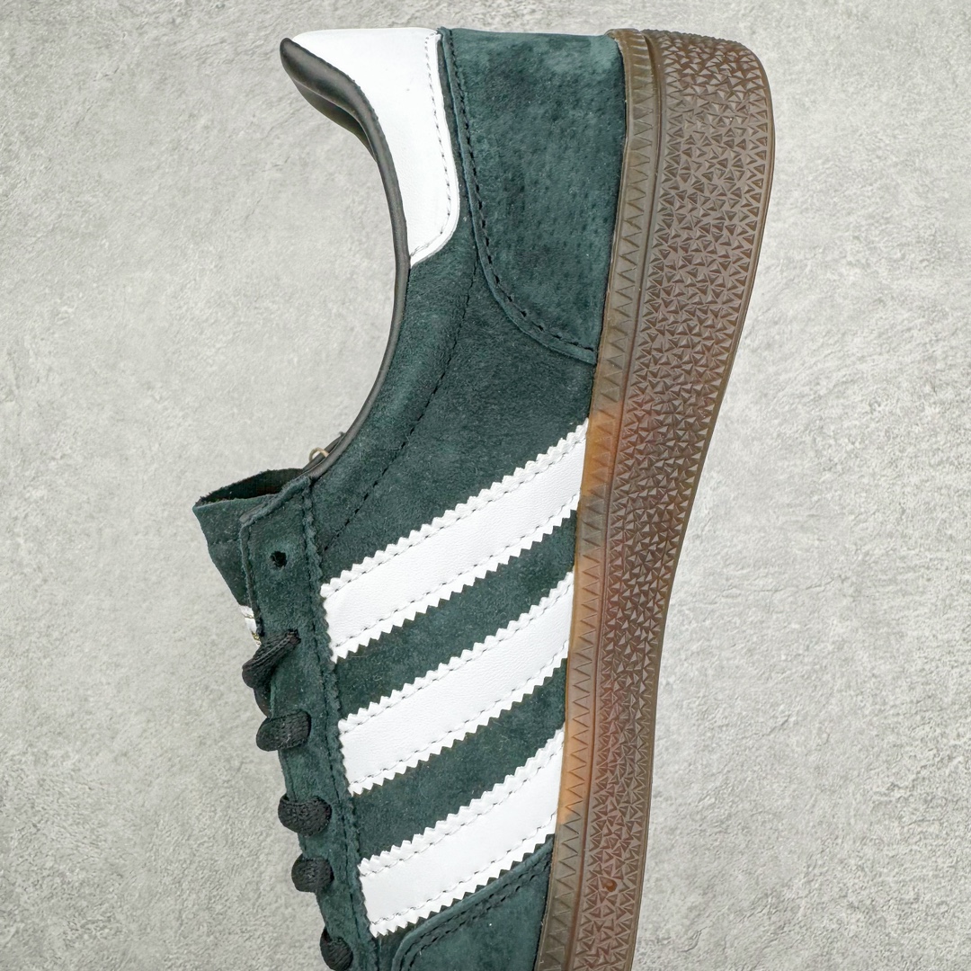 图片[7]-零售💰210 AD Originals Handball SPZL 手球运动员系列百搭休闲运动板鞋 DB3021 这款来自阿迪达斯的这款HANDBALL SPZL前身是一双手球运动鞋，这一次拿来复刻，所以鞋面的主要色彩选用了黑色， 鞋面外侧除了Spezial字母之外还有三叶草标志。Handball SPZL作为复古手球训练鞋与作为室内足球鞋的Samba有着异曲同工之处，但是质感更为出众的鞋身以及丰富的配色选择比起Samba来讲可以说是更胜一筹了！尺码：36 36⅔ 37⅓ 38 38⅔ 39⅓ 40 40⅔ 41⅓ 42 42⅔ 43⅓ 44 45  编码：Fby2936010-运动鞋