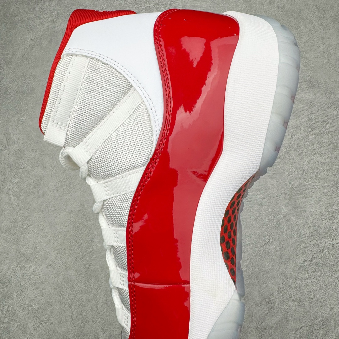 图片[7]-零售💰510 ＃Ljr特供 Air Jordan AJ11 \”Cherry\” 樱桃白红 CT8012-116 全新改良批次 圈内最强AJ11系列 恪守真诚 承诺混一赔十 高端零售裸鞋圈特供批次 SZ原厂全套原楦原纸板冲刀磨具开发 原厂皮料加持 原厂港宝加持定型后跟R度完美 同源原厂电绣 飞翼针数密度立体效果一致 百分百一致原鞋 原厂拉帮工艺 针距密度一致 后跟弧度收口自然不对折 极致一眼正品既视感 进口玻璃冲刀皮料裁剪零毛边 全鞋电脑针车工艺 品控清洁度最高QC检验标准 免检产品 原厂订购鞋盒、鞋标、防尘纸、鞋撑、鞋带 追求极致的原厂味道 SIZE：40.5 41 42 42.5 43 44 44.5 45 46 47.5 48.5 编码：by5936010-运动鞋