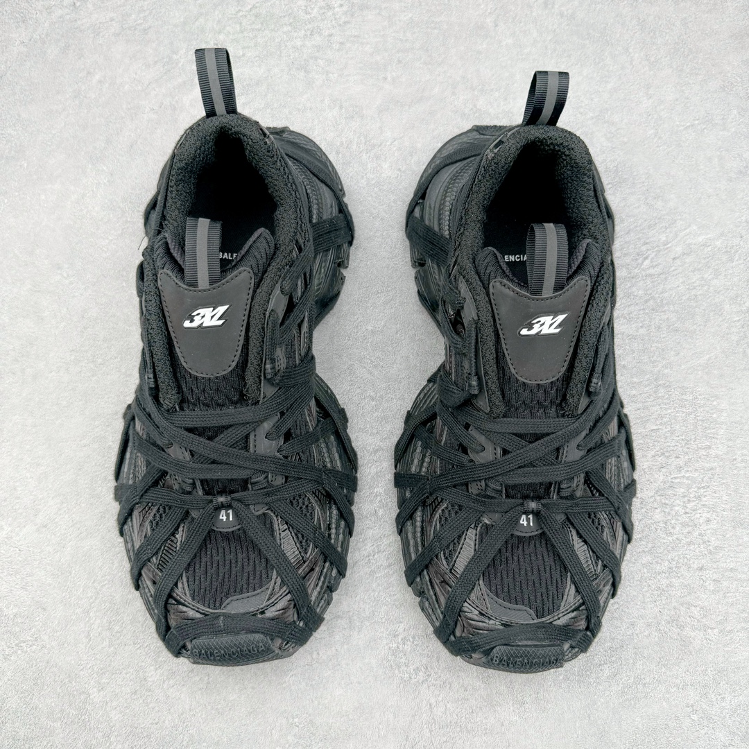 图片[2]-＃纯原 BALENCIAGA 3XL Sneakers 巴黎世家十代网布系带低帮走秀复古老爹鞋 全套原纸板楦头开发 最原汁原味的灵魂版型 全鞋荧光划线卡点 胶水把控整洁度追求极致完美 每一双都是工艺品 多重QC质检 超越公司货的品控标准 实实在在的免检产品 原盒原配 正确字体电绣 粗细、位置、大小正确 侧边TPU 透气孔匹配意产原版 正确分离大底 TPU软底 原版一致大底LOGO 立体感十足 原厂皮料水洗做旧 采购原厂网纱 不含皮革 网布材料和聚氨酯 磨损效果 鞋头边缘和后帮 Balenciaga 徽标 鞋面和后跟凸印尺码 鞋舌 3XL 橡胶品牌标识和反光细节 鞋帮拉袢和鞋舌拉祥 配反光细节 备用鞋带在鞋履前侧 可在穿着前取下 便于不同造型搭配 偏大一码 尺码：35 36 37 38 39 40 41 42 43 44 45 46-选品中心