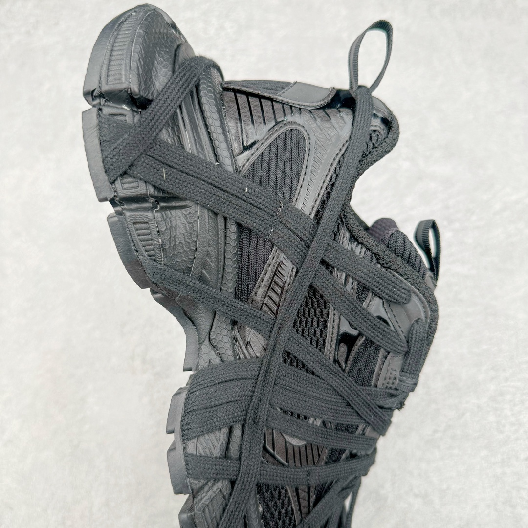 图片[6]-＃纯原 BALENCIAGA 3XL Sneakers 巴黎世家十代网布系带低帮走秀复古老爹鞋 全套原纸板楦头开发 最原汁原味的灵魂版型 全鞋荧光划线卡点 胶水把控整洁度追求极致完美 每一双都是工艺品 多重QC质检 超越公司货的品控标准 实实在在的免检产品 原盒原配 正确字体电绣 粗细、位置、大小正确 侧边TPU 透气孔匹配意产原版 正确分离大底 TPU软底 原版一致大底LOGO 立体感十足 原厂皮料水洗做旧 采购原厂网纱 不含皮革 网布材料和聚氨酯 磨损效果 鞋头边缘和后帮 Balenciaga 徽标 鞋面和后跟凸印尺码 鞋舌 3XL 橡胶品牌标识和反光细节 鞋帮拉袢和鞋舌拉祥 配反光细节 备用鞋带在鞋履前侧 可在穿着前取下 便于不同造型搭配 偏大一码 尺码：35 36 37 38 39 40 41 42 43 44 45 46-选品中心