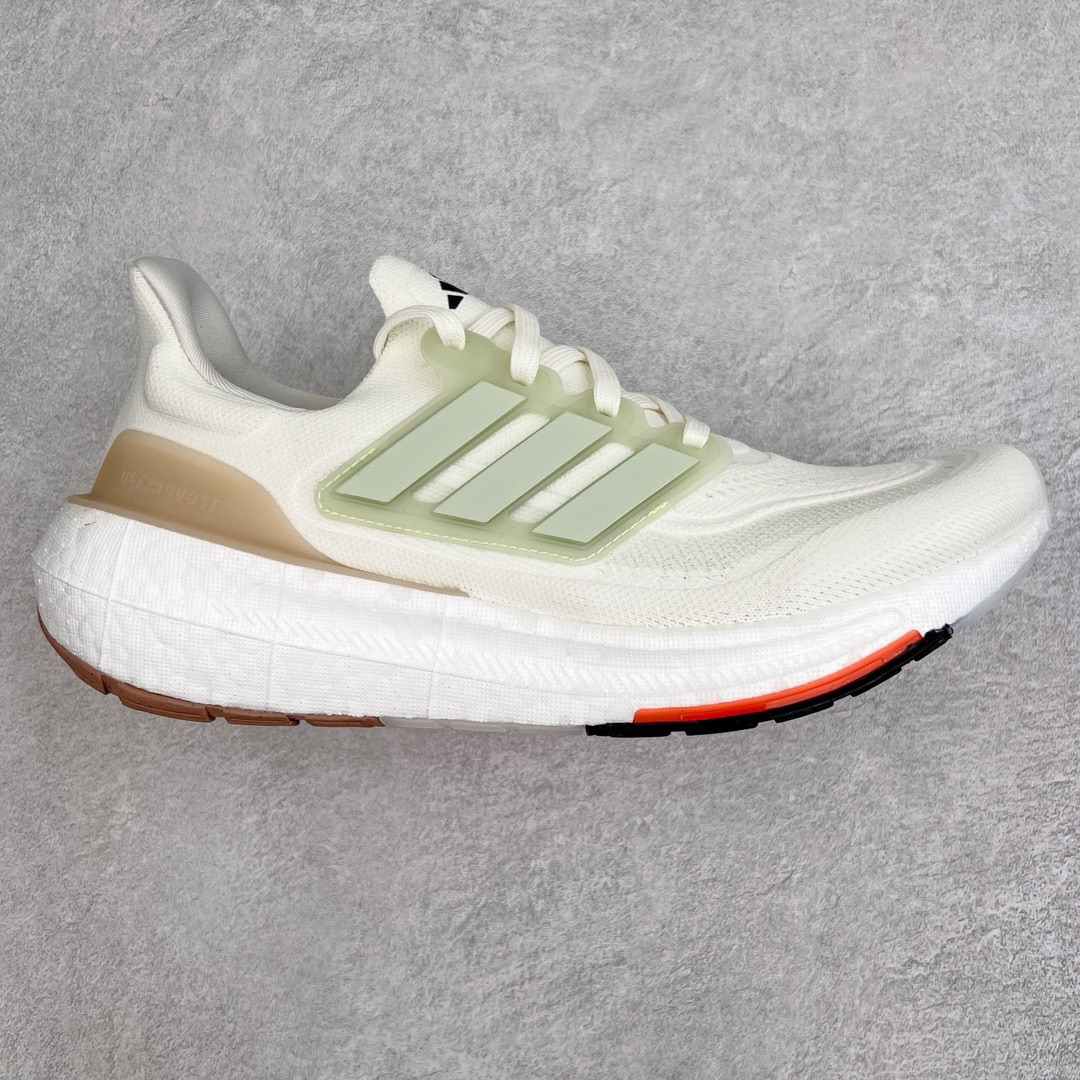 图片[7]-零售💰270 ＃YG纯原 AD Ultra Boost Light UB2023系列低帮袜套式针织透气缓震休闲运动慢跑鞋 德国进口巴斯夫大底 全套原纸板楦头开发 原厂特供飞织面配套加持 确保原汁原味 完美呈现版型 一比一还原zp踩屎脚感 原档案底模数据 正确多层组合大底 辰元原厂针织代工 细节还原度极高 独家外贸特供开发至48.5 历经10年不断创新以科技重塑跑步推出全新超轻新科技跑鞋 力求为跑步添活力 搭载LIGHT BOOST中底的新鲜演绎 无论节奏快慢、距离长短 伴你活力畅跑 延续了该系列的设计语言 采用分区编织鞋面 鞋头处网眼孔洞更大 提升透气性 一体式鞋舌 避免运动中出现偏移 实现鞋脚一体性 鞋侧 TPU 材质 有效提供支撑性 镂空的设计 同时减轻整体重量 最明显的则是中底部分 不仅是厚度夸张 大家最熟悉的 Boost 材质终于迎来升级 减重 30% 带来更轻量化的上脚感受 编码：by2936070-运动鞋