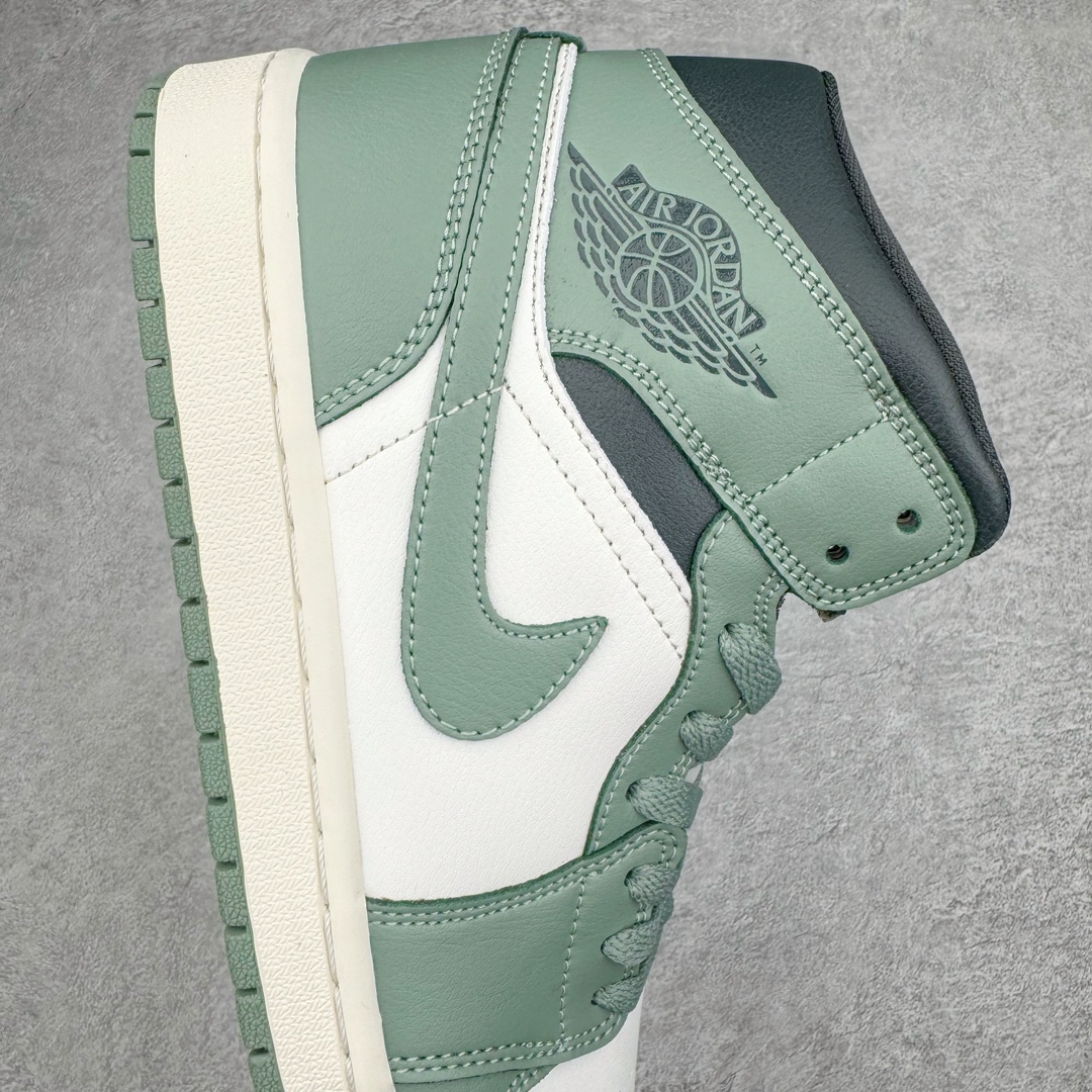 图片[6]-零售💰270 ＃K版 Air Jordan AJ1 Mid 中帮 BQ6472-130 原厂内置全掌气垫 A模大底 头层小牛皮 鞋舌AJ原厂专用牛津布+AJ专用反口珍珠布+原厂无杂质高弹内里海棉 特殊封边弹力鞋带 全网唯一头层牛皮 原鞋开模 拒绝公底 购置公司同步原材料 原汁原味 忠于原版‼️SIZE：36 36.5 37.5 38 38.5 39 40 40.5 41 42 42.5 43 44 44.5 45 46 47.5 编码：Qby2936070-运动鞋