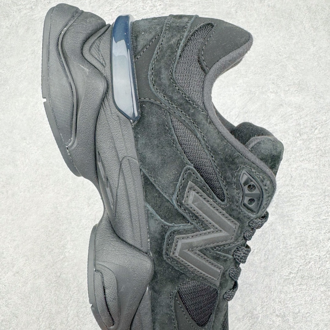 图片[6]-＃纯原 New Balance NB9060 复古运动鞋 新百伦又带来了新鞋型 并且是与芝加哥街头品牌 Joe Freshgoods 的联名款 鞋身主体采用了类似 990 系列的设计风格 与传统复古慢跑鞋区别不大 最大的变化就是鞋底部分 在传统设计的中底外层 增加了多个分区的模块 圆润的线条设计与我们熟悉的 New Balance 风格截然不同 但与同样充满弧形线条的鞋面搭配，看起来毫无违和感 尺码：36-45-选品中心