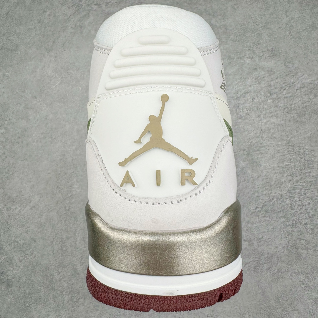 图片[8]-零售💰250 ＃奥莱Zp订单福利‼Air Jordan Legacy AJ312 高帮 HF0745-131 奥莱zp订单 直播间399 499一样的东西 帮你省钱 鞋身采用了皮革材质打造 横跨鞋面的魔术贴十分吸睛 侧面的Swoosh Logo的一部分被鞋面遮挡了一部分 颇具玩味 魔术贴上标有NK标识 而鞋舌上是Jordan的经典飞翼Logo 后跟和鞋底均采用了Air Jordan 3 的设计 后跟上同样也使用了经典的爆裂纹图案 SIZE：40 40.5 41 42 n42.5 43 44 44.5 45  编码：Fby2936050-运动鞋