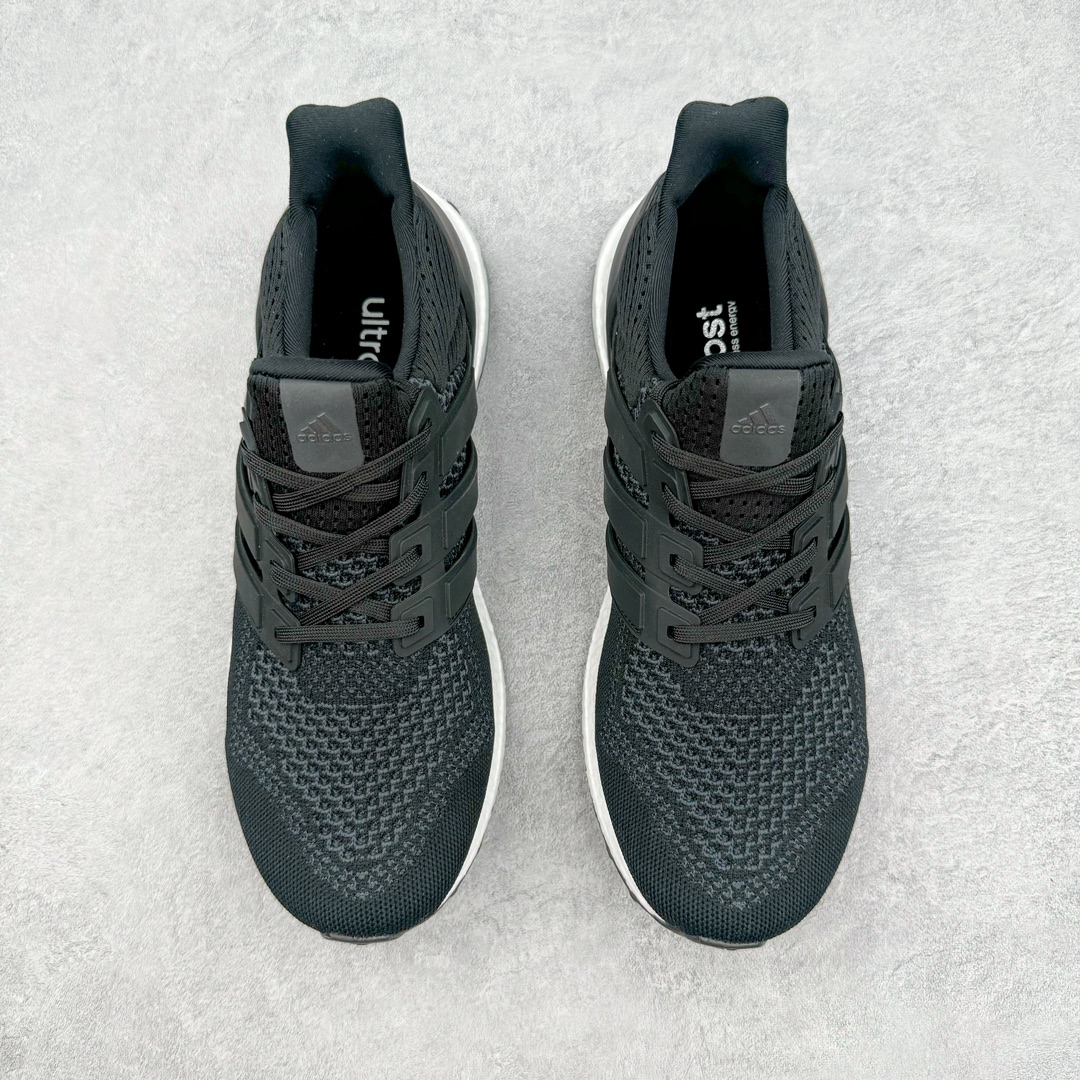 图片[2]-零售💰250 ＃YG纯原 AD Ultra Boost UB1.0 初代系列低帮袜套式针织透气缓震休闲运动慢跑鞋 S77417 德国进口巴斯夫大底 全套原纸板楦头开发 原厂特供飞织面配套加持 确保原汁原味 完美呈现版型 一比一还原zp踩屎脚感 原档案底模数据 正确多层组合大底 辰元原厂针织代工 细节还原度极高 独家外贸特供开发至48.5 超强Boost缓震 搭配马牌橡胶大底 满足日常出行跑步健身需求 Primeknit鞋面材料采用羊毛沙线 舒适柔软 爆米花颗粒饱满 弹性十足 鞋底前后10mm的标准高度差 使两头上翘的弧形鞋底结构更加完美 尺码：36 36.5 37 38 38.5 39 40 40.5 41 42 42.5 43 44 44.5 45 46 47 48 编码：by2936050-运动鞋