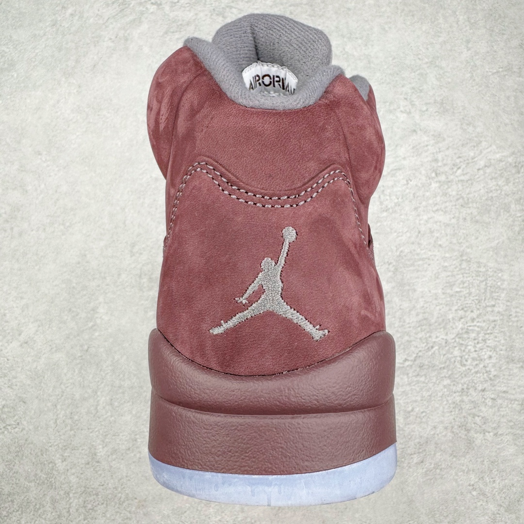 图片[8]-零售💰510 ＃Ljr特供 Air Jordan AJ5 Retro 勃艮第红 DZ4131-600 全新改良批次 圈内最强倒钩系列 恪守真诚 承诺混一赔十 高端零售裸鞋圈特供批次 SZ原厂全套原楦原纸板冲刀磨具开发 原厂皮料加持 原厂港宝加持定型后跟R度完美 同源原厂电绣 飞翼针数密度立体效果一致 百分百一致原鞋 原厂拉帮工艺 针距密度一致 后跟弧度收口自然不对折 极致一眼正品既视感 进口玻璃冲刀皮料裁剪零毛边 全鞋电脑针车工艺 品控清洁度最高QC检验标准 免检产品 原厂订购鞋盒、鞋标、防尘纸、鞋撑、鞋带 追求极致的原厂味道 SIZE：40.5 41 42 42.5 43 44 44.5 45 46 47.5 48.5 编码：by5936010-运动鞋