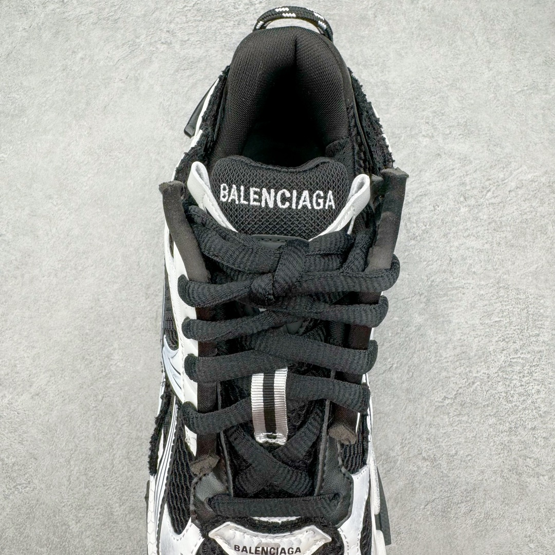 图片[5]-零售💰500 ＃XA BALENCIAGA Runner Sneaker 巴黎世家七代慢跑系列低帮复古野跑潮流运动鞋老爹鞋 尼龙和网布材质 磨损效果 鞋头边缘印有尺码 背面浮印尺码 外侧印有跑者徽标 鞋舌刺绣 Balenciaga 品牌标识 鞋跟背面 Balenciaga品牌标识 材质采用65%聚氨酯、35%聚酯纤维 全新 Runner 鞋型轮廓借鉴于 2000 年初的复古线条 搭载大网眼面料制成鞋面基础，由粉色、白色尼龍与橡胶质地覆盖鞋面诠释线条感 当中透过几道手缝线与折损痕更是精准的掌握历经时间淬炼的破旧痕迹 延续其手法至鞋领、鞋跟、鞋带、中底等部分均饰有破损及脏污之貌 尤其是鞋领处与鞋带孔眼条更是采用不规则做旧技术将内容物泡棉随机露出 尺码：35 36 37 38 39 40 41 42 43 44 45 46 编码：by5936000-运动鞋