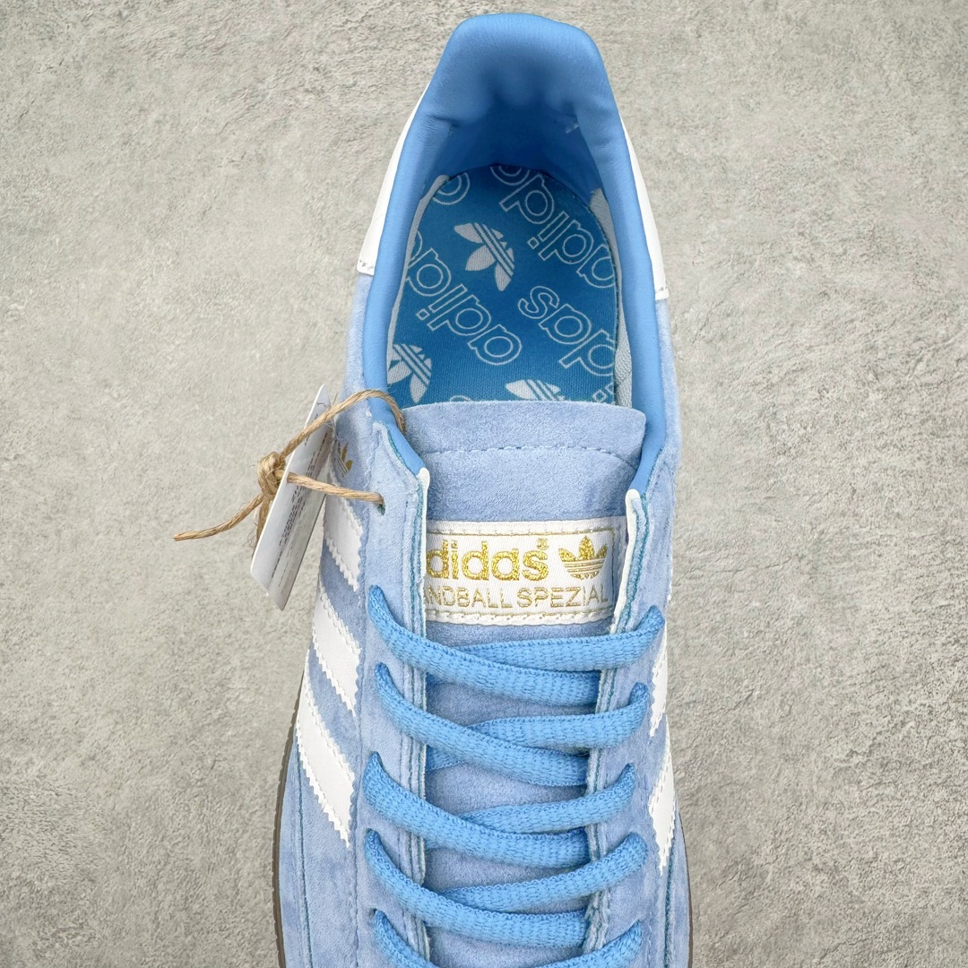 图片[5]-零售💰210 AD Originals Handball SPZL 手球运动员系列百搭休闲运动板鞋 BD7632 这款来自阿迪达斯的这款HANDBALL SPZL前身是一双手球运动鞋，这一次拿来复刻，所以鞋面的主要色彩选用了黑色， 鞋面外侧除了Spezial字母之外还有三叶草标志。Handball SPZL作为复古手球训练鞋与作为室内足球鞋的Samba有着异曲同工之处，但是质感更为出众的鞋身以及丰富的配色选择比起Samba来讲可以说是更胜一筹了！尺码：36 36⅔ 37⅓ 38 38⅔ 39⅓ 40 40⅔ 41⅓ 42 42⅔ 43⅓ 44 45  编码：Fby2936010-运动鞋