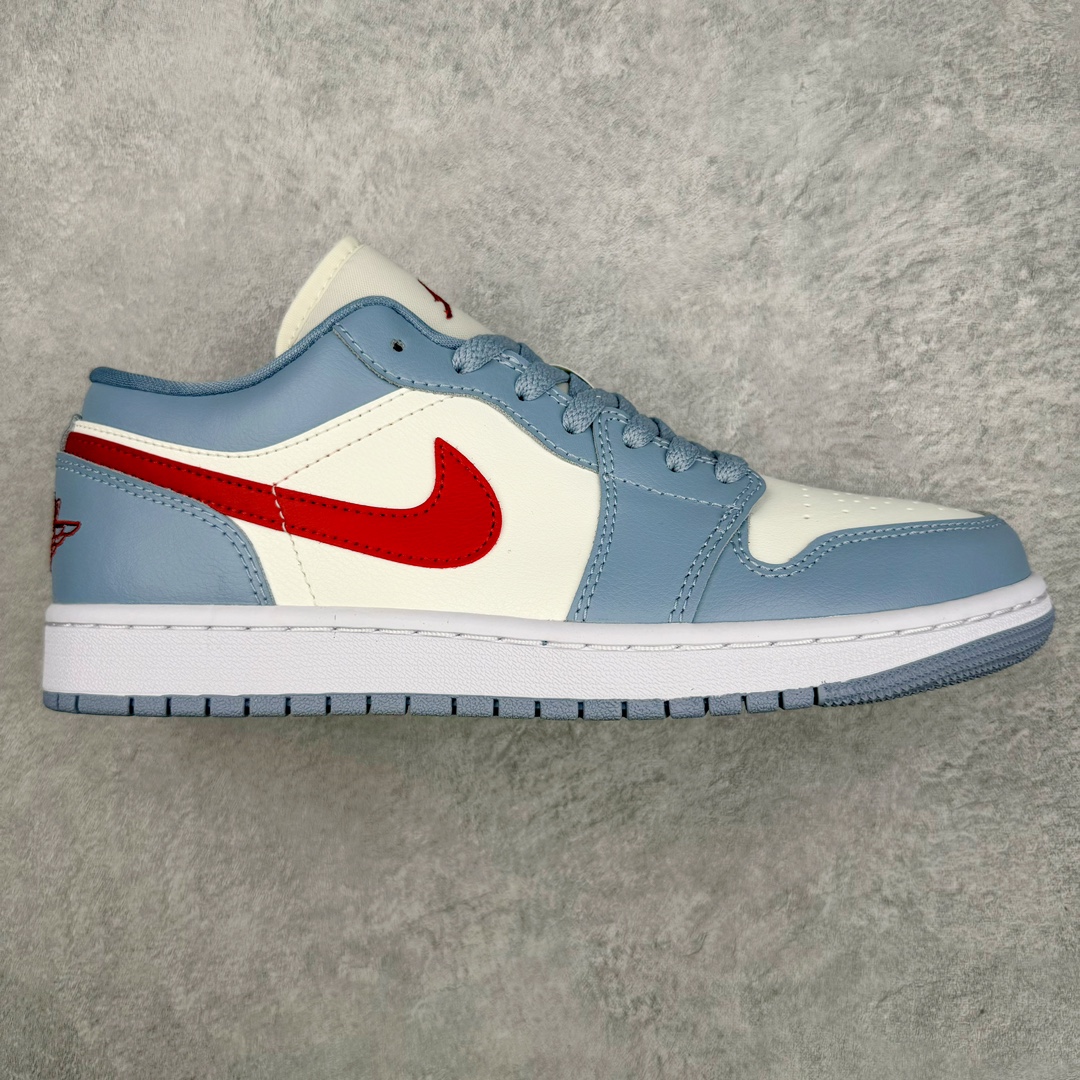 零售💰240 ＃K版 Air Jordan AJ1 Low 低帮 浅蓝红DC0774-164 全新流水线出品 DT版本唯一平替选择 市场第二梯队最强版 全部原鞋开发 原楦原纸板开发 全鞋电脑针车 原厂内置全掌气垫 原盒内在原标 唯一Zp原版鞋带绑法 免检产品 全新2022版型 全头层皮料 完美零毛边处理 原厂配置全掌气垫 价格定位良心 几十个配色陆续出货 SIZE：36 36.5 37.5 38 38.5 39 40 40.5 41 42 42.5 43 44 44.5 45 46 47.5 编码：by2936040-运动鞋