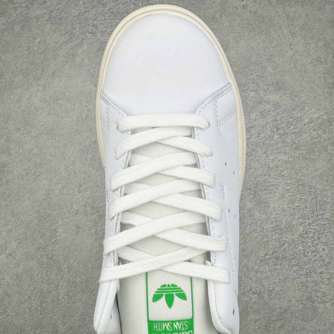 图片[4]-零售💰230 AD Originals Stan Smith PF\”White Green\”史密斯面包版系列低帮轻量松糕经典百搭复古休闲运动厚底板鞋“皮革白绿尾”ID2786 如果一定要说今年最火的鞋型，那么小编愿意将这一票投给「面包鞋」，毕竟无论是奢侈品大牌，还是国潮街头品牌都在纷纷推出专属于自家的「面包鞋型」。近期，Originals 也推出了一双全新「面包鞋」，不知道这次各位能给几分？此次全新鞋型选择 Originals 最经典的 Stan Smith 为蓝本进行创作，保留原始设计的同时，将鞋身所有部分都等比放大，看上去还有些俏皮可爱。鞋身同样以全皮革包裹，质感上绝对无需担心。细节方面也是一一保留，但却将原本鞋舌上的「人像」换为了三叶草 Logo，彰显品牌身份。中底更是进行了加厚加宽处理，相信真正上脚后增高、显瘦属性肯定会大大提升，更为适合小姐姐日常搭配。尺码：35 36 36⅔ 37⅓ 38 38⅔ 39⅓ 40 40⅔ 41⅓ 42 42⅔ 43⅓ 44 44⅔ 45 46 编码：Fby2936030-运动鞋