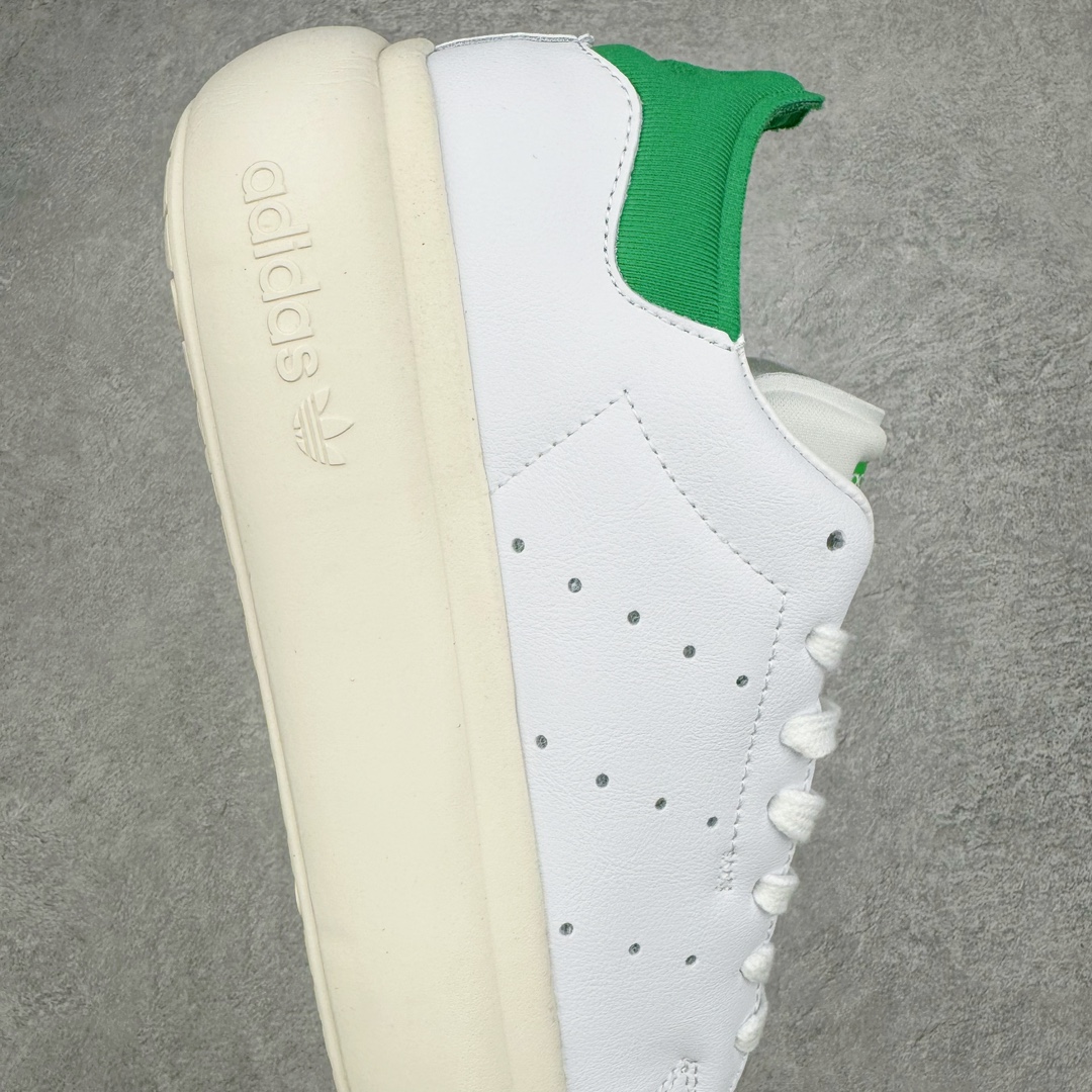 图片[6]-零售💰230 AD Originals Stan Smith PF\”White Green\”史密斯面包版系列低帮轻量松糕经典百搭复古休闲运动厚底板鞋“皮革白绿尾”ID2786 如果一定要说今年最火的鞋型，那么小编愿意将这一票投给「面包鞋」，毕竟无论是奢侈品大牌，还是国潮街头品牌都在纷纷推出专属于自家的「面包鞋型」。近期，Originals 也推出了一双全新「面包鞋」，不知道这次各位能给几分？此次全新鞋型选择 Originals 最经典的 Stan Smith 为蓝本进行创作，保留原始设计的同时，将鞋身所有部分都等比放大，看上去还有些俏皮可爱。鞋身同样以全皮革包裹，质感上绝对无需担心。细节方面也是一一保留，但却将原本鞋舌上的「人像」换为了三叶草 Logo，彰显品牌身份。中底更是进行了加厚加宽处理，相信真正上脚后增高、显瘦属性肯定会大大提升，更为适合小姐姐日常搭配。尺码：35 36 36⅔ 37⅓ 38 38⅔ 39⅓ 40 40⅔ 41⅓ 42 42⅔ 43⅓ 44 44⅔ 45 46 编码：Fby2936030-运动鞋