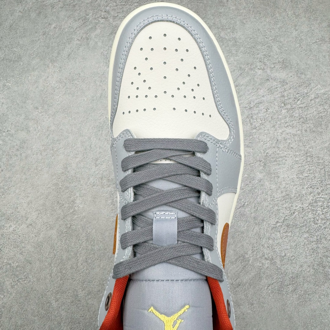 图片[4]-零售💰270 ＃DT纯原 Air Jordan AJ1 Low 蓝白 FZ5045-091 终端优势供应 市面中低帮最具代表性版本没有之一 口碑大厂出品 品控大底版型不断改良更新 全套原纸板楦头开发 确保原汁原味 完美呈现版型 完美零毛边处理 原厂内置全掌气垫 价格定位良心 平台专用代工流水线出品 一眼公司既视感 拿到手的一瞬间就与众不同 碾压市面所有版本 全部原鞋开发 每一个配色都会采购原鞋确认细节 打破市面看图做货无好货之说 尺码：40 40.5 41 42 42.5 43 44 44.5 45 46 编码：by2936070-运动鞋