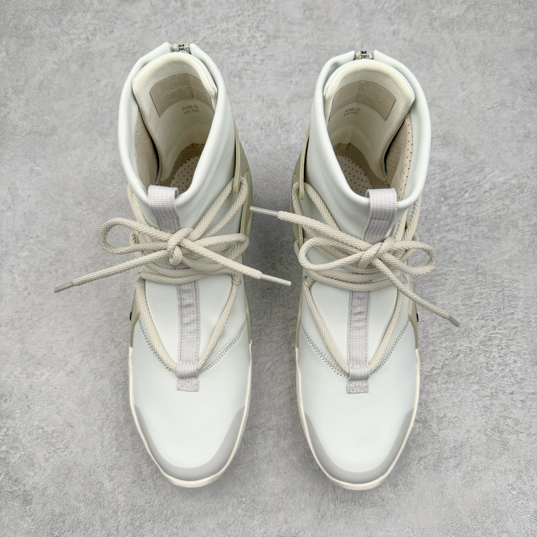 图片[2]-零售💰450 ＃KX纯原 Fear of God x NK Air Fear of God 1 FOG联名高街复古篮球鞋 白灰 AR4237-002 全新外贸特供私人订单 重金购入原鞋 全套原档案原纸板开发 鞋面采用原厂材质 搭配原装网面 百万原厂磨具开模 进口TPU框架设计 中底搭载 双层 Zoom Air 气垫科技 缓震脚感舒适度 完美匹配球王战靴 同步官方包装配件 附赠原装高端鞋袋 每只鞋和配件拥有一个液态银独立包装 从鞋型到材质到细节到配件 一切遵循公司货原鞋标准打造 完全原汁原味呈现 鞋码：42 43 44 44.5 45 编码：by4936050-运动鞋