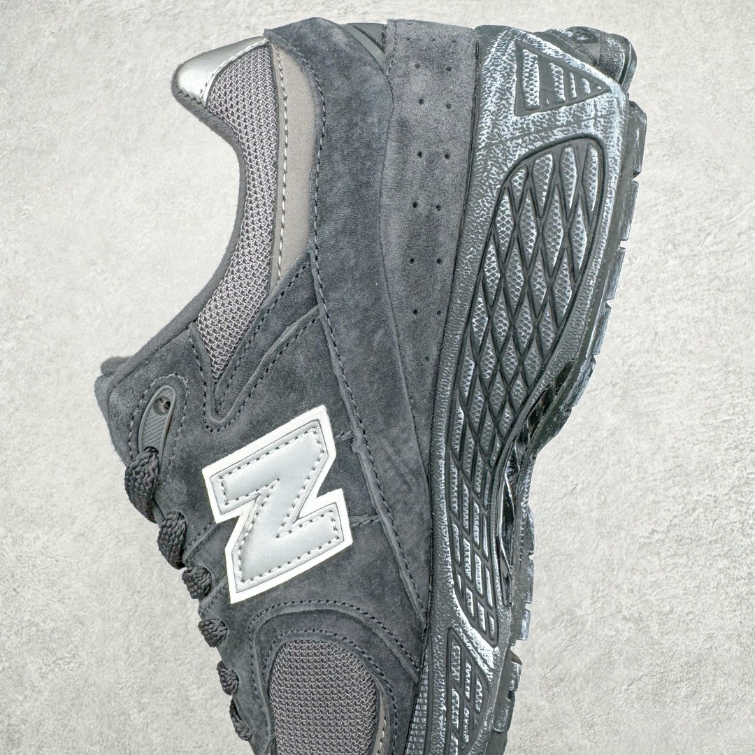 图片[7]-零售💰240 New Balance 2002R NB2002 男女休闲慢跑鞋 必备的时髦单品之一 最新出的2002R系列 这款延续了经典科技 升级版N-ERGY缓震物料机能与材质上脚太舒适了 鞋面的柔软麂皮搭配尼龙网布 特别透气而且还复古感 不管是搭配牛仔裤还工装裤都是百搭！小红书众多博主上脚推荐！尺码：36 36.5 37.5 38 38.5 39.5 40 40.5 41 42 42.5 43 44 45 编码：Mby2936040-运动鞋