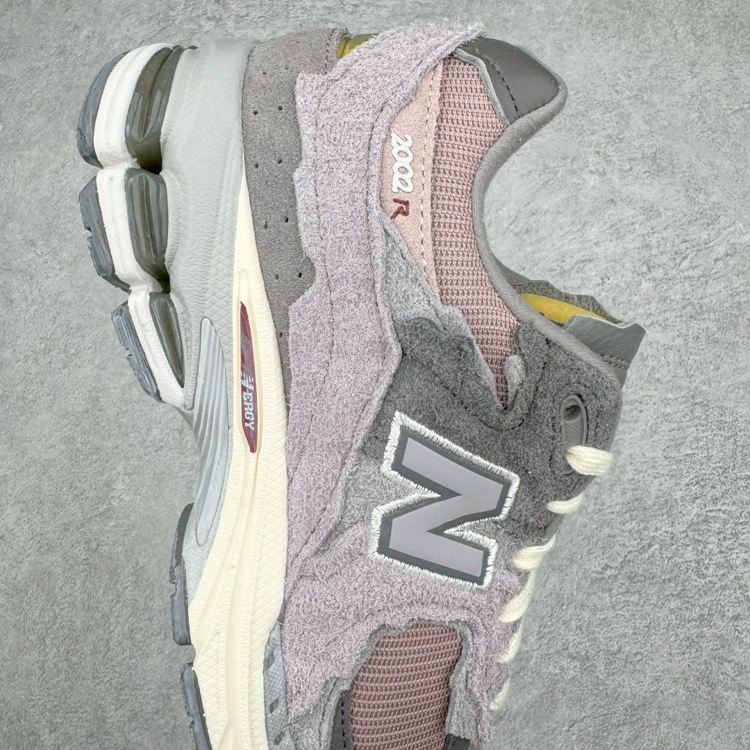 图片[6]-零售💰340 ＃总裁 新百伦NB New Balance M2002RDY 紫色 全套原楦原纸板原厂数据开发 原厂网纱 原装进口翻毛皮料正确绒感卡色 正确中底拉帮中底网布细节 一比一手工擦旧效果 冲裁组合 匠心打造 耗时两个月开发完成 工艺极其复杂难度可想而知 新开独立私模大底 全网唯一正确做旧组合大底 高端零售专供产物 尺码：36 37 37.5 38 38.5 39.5 40 40.5 41.5 42 42.5 43 44 44.5 45 45.5 46.5 47 编码：by3936040-运动鞋