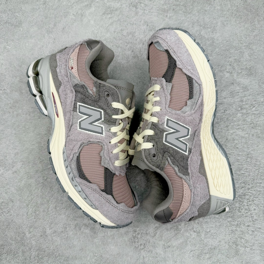 图片[3]-零售💰340 ＃总裁 新百伦NB New Balance M2002RDY 紫色 全套原楦原纸板原厂数据开发 原厂网纱 原装进口翻毛皮料正确绒感卡色 正确中底拉帮中底网布细节 一比一手工擦旧效果 冲裁组合 匠心打造 耗时两个月开发完成 工艺极其复杂难度可想而知 新开独立私模大底 全网唯一正确做旧组合大底 高端零售专供产物 尺码：36 37 37.5 38 38.5 39.5 40 40.5 41.5 42 42.5 43 44 44.5 45 45.5 46.5 47 编码：by3936040-运动鞋