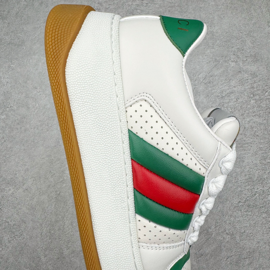 图片[6]-零售💰390 Gucci Double Screener Platform GG Sneaker Low 双倍原型系列低帮复古松糕百搭做旧休闲脏脏胖丁厚底板鞋#女鞋广东原产#配置专柜抹茶色配件及包装物(附送官方快递加固印花牛皮纸盒!!)#采用冲孔头层小牛皮革鞋面材质#饰金属双G椭圆形珐琅细节#搭载超软猪皮软糯内里#内嵌超软皮内里灌注缓震PU脚垫#全新加厚双层TPR隔色鞋底(6.0cm 厘米外增高效果!!) 全新厚底脏脏面包鞋来了 Screener系列运动鞋以20世纪70年代的经典运动鞋为灵感原型，名字则取自体育运动中的防守动作。这款经典鞋履以白色皮革匠心打造，巧妙融入加衬皮革织带。n白色镂空皮革 红绿加衬皮革织带 绿色皮革细节 饰金属双G椭圆形珐琅细节 饰Gucci复古标识标签 双色橡胶厚底 厚实鞋带 系带固定 低跟 尺码：35-40 编码：Wby3936090-运动鞋