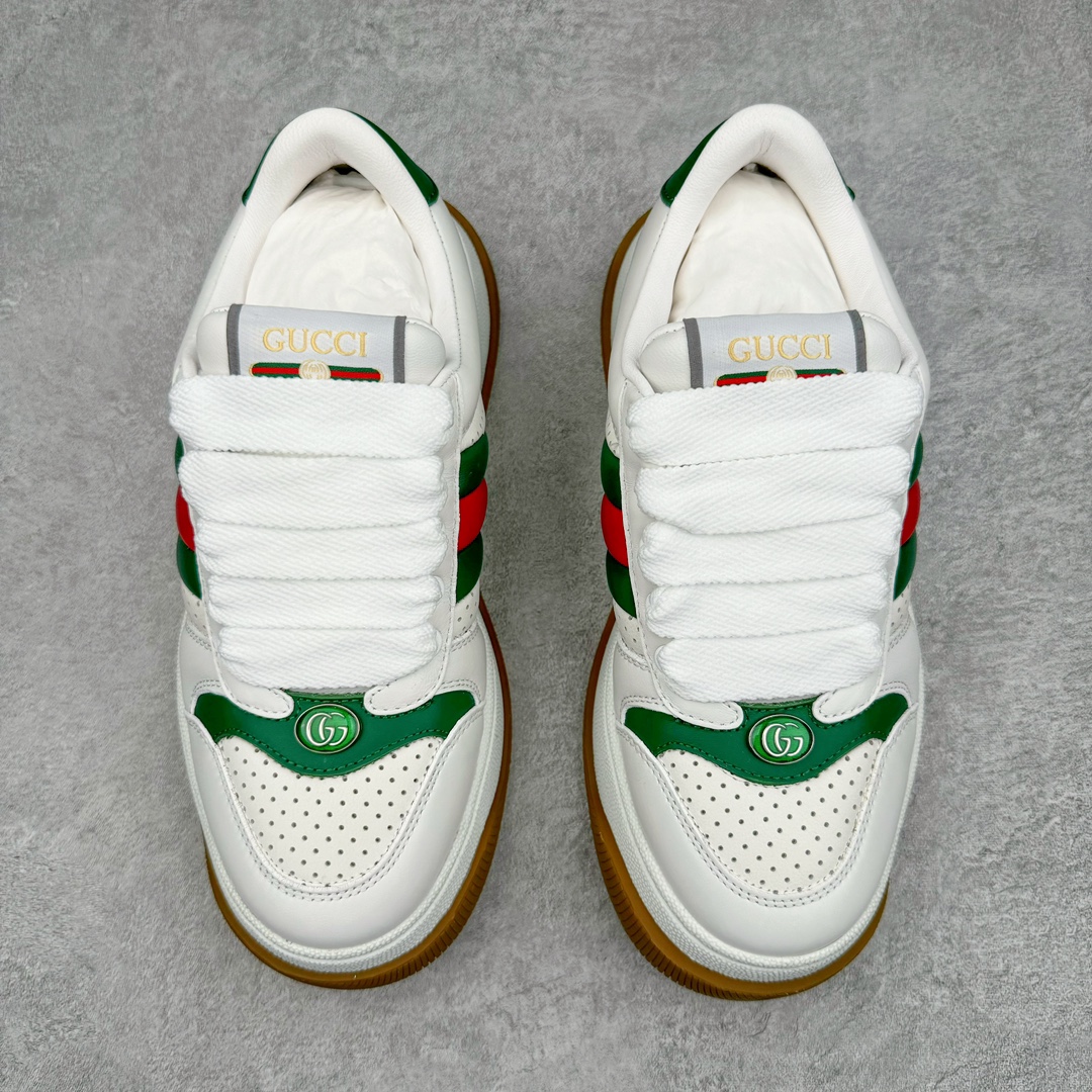 图片[2]-零售💰390 Gucci Double Screener Platform GG Sneaker Low 双倍原型系列低帮复古松糕百搭做旧休闲脏脏胖丁厚底板鞋#女鞋广东原产#配置专柜抹茶色配件及包装物(附送官方快递加固印花牛皮纸盒!!)#采用冲孔头层小牛皮革鞋面材质#饰金属双G椭圆形珐琅细节#搭载超软猪皮软糯内里#内嵌超软皮内里灌注缓震PU脚垫#全新加厚双层TPR隔色鞋底(6.0cm 厘米外增高效果!!) 全新厚底脏脏面包鞋来了 Screener系列运动鞋以20世纪70年代的经典运动鞋为灵感原型，名字则取自体育运动中的防守动作。这款经典鞋履以白色皮革匠心打造，巧妙融入加衬皮革织带。n白色镂空皮革 红绿加衬皮革织带 绿色皮革细节 饰金属双G椭圆形珐琅细节 饰Gucci复古标识标签 双色橡胶厚底 厚实鞋带 系带固定 低跟 尺码：35-40 编码：Wby3936090-运动鞋