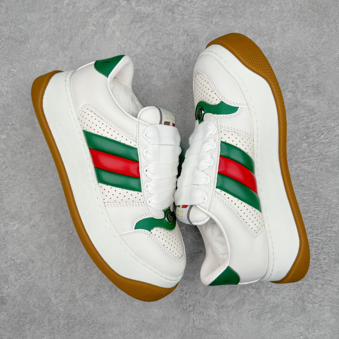 图片[3]-零售💰390 Gucci Double Screener Platform GG Sneaker Low 双倍原型系列低帮复古松糕百搭做旧休闲脏脏胖丁厚底板鞋#女鞋广东原产#配置专柜抹茶色配件及包装物(附送官方快递加固印花牛皮纸盒!!)#采用冲孔头层小牛皮革鞋面材质#饰金属双G椭圆形珐琅细节#搭载超软猪皮软糯内里#内嵌超软皮内里灌注缓震PU脚垫#全新加厚双层TPR隔色鞋底(6.0cm 厘米外增高效果!!) 全新厚底脏脏面包鞋来了 Screener系列运动鞋以20世纪70年代的经典运动鞋为灵感原型，名字则取自体育运动中的防守动作。这款经典鞋履以白色皮革匠心打造，巧妙融入加衬皮革织带。n白色镂空皮革 红绿加衬皮革织带 绿色皮革细节 饰金属双G椭圆形珐琅细节 饰Gucci复古标识标签 双色橡胶厚底 厚实鞋带 系带固定 低跟 尺码：35-40 编码：Wby3936090-运动鞋