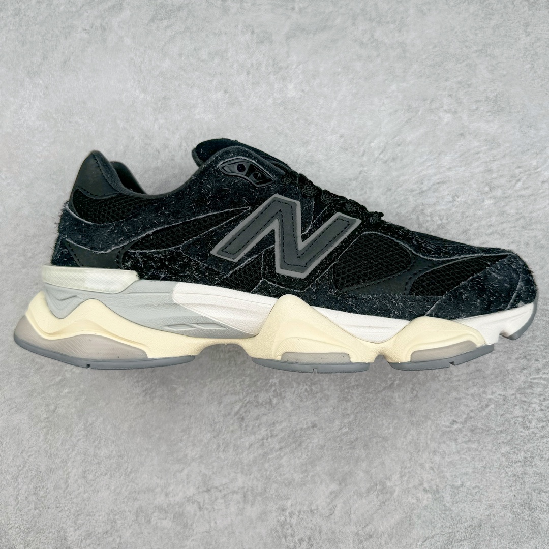 零售💰280 New Balance NB9060 复古运动鞋 新百伦又带来了新鞋型 并且是与芝加哥街头品牌 Joe Freshgoods 的联名款 鞋身主体采用了类似 990 系列的设计风格 与传统复古慢跑鞋区别不大 最大的变化就是鞋底部分 在传统设计的中底外层 增加了多个分区的模块 圆润的线条设计与我们熟悉的 New Balance 风格截然不同 但与同样充满弧形线条的鞋面搭配 看起来毫无违和感 尺码：36-45 编码：Fby2936080-运动鞋