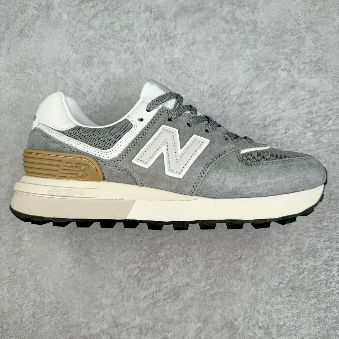 零售💰210 NB新百伦New Balance U574升级版系列低帮复古休闲运动慢跑鞋 新版NB574，妥妥美产既视感有木有。相较传统574，新版鞋跟及鞋面设计自带9系美产既视感！鞋面、内衬质感以及穿着体验更加！鞋型更流畅和饱满,鞋底增添了风格的多样化!底部升级橡胶颗粒大底,更防滑耐磨,上脚后感觉柔软且舒适。尺码：36 36.5 37.5 38 38.5 39.5 40 40.5 41.5 42 42.5 43 44 45  编码：Fby2936010-运动鞋